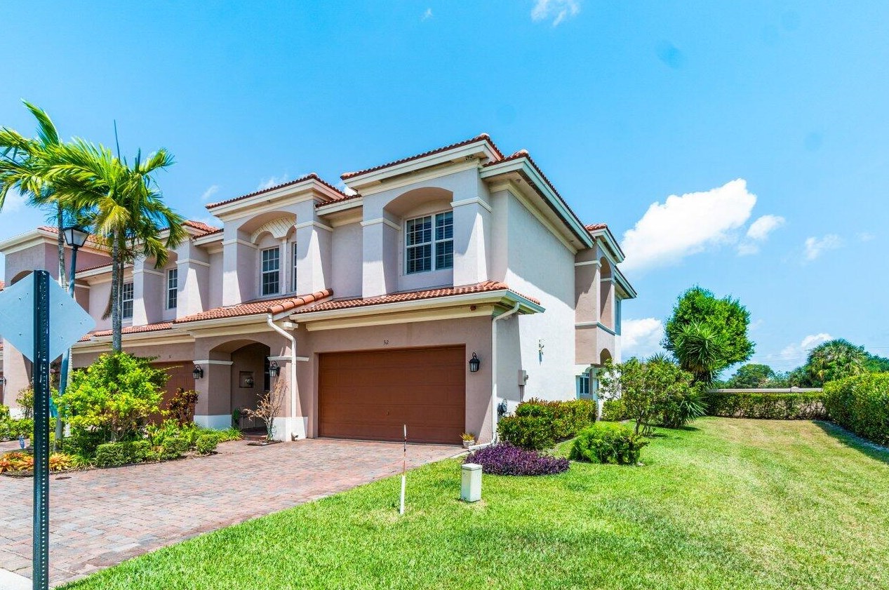 32 Beechdale Ln, Boynton Beach, FL 33426