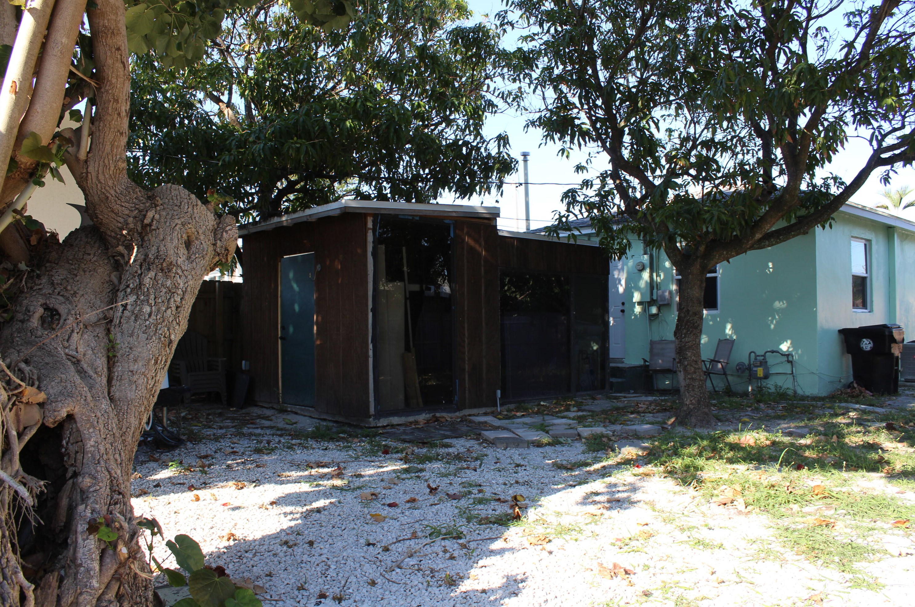 405 D St, Lake Worth FL  33460-4384 exterior