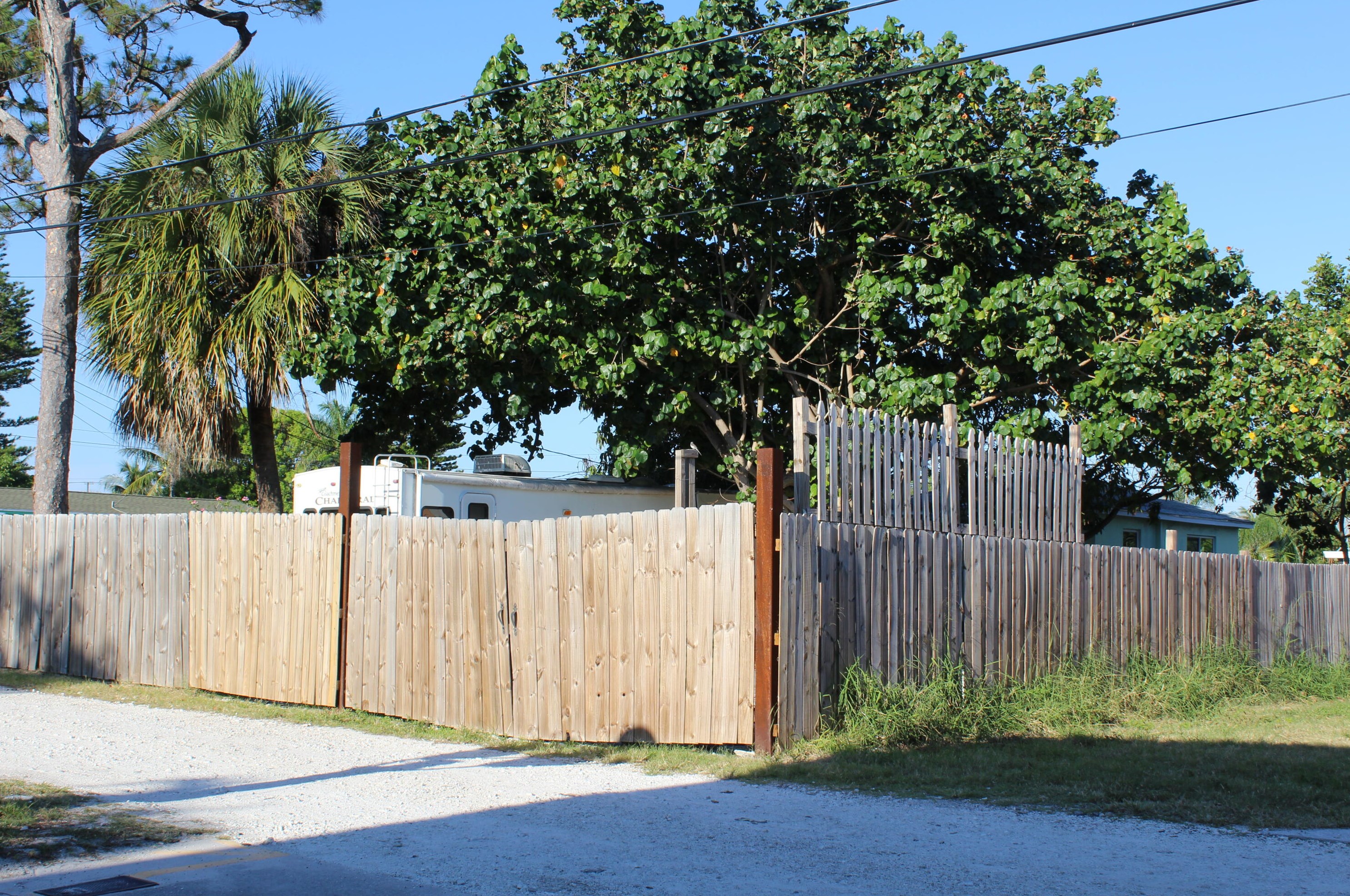 405 D St, Lake Worth FL  33460-4384 exterior