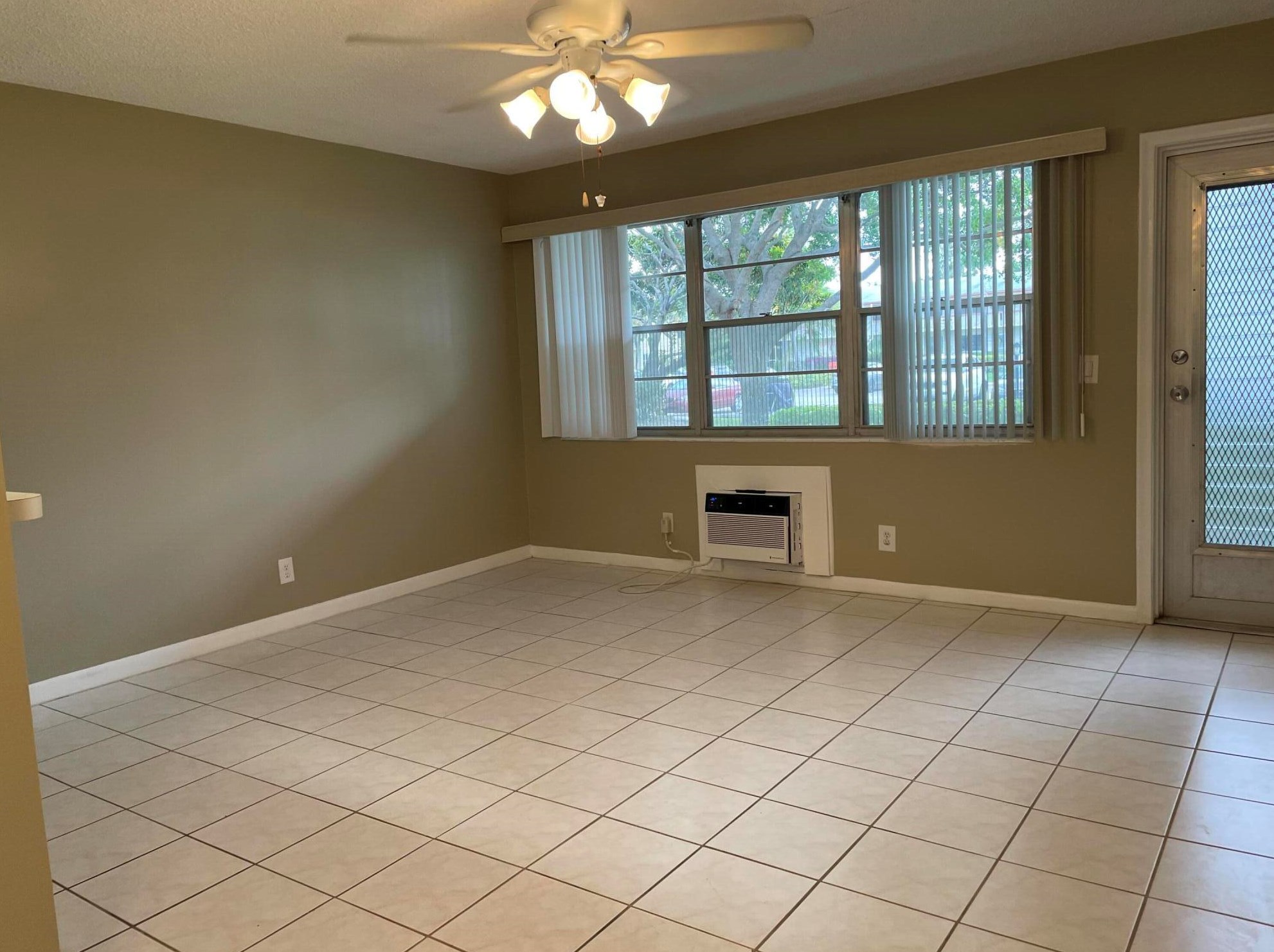 385 Windsor Q, West Palm Beach, FL 33417
