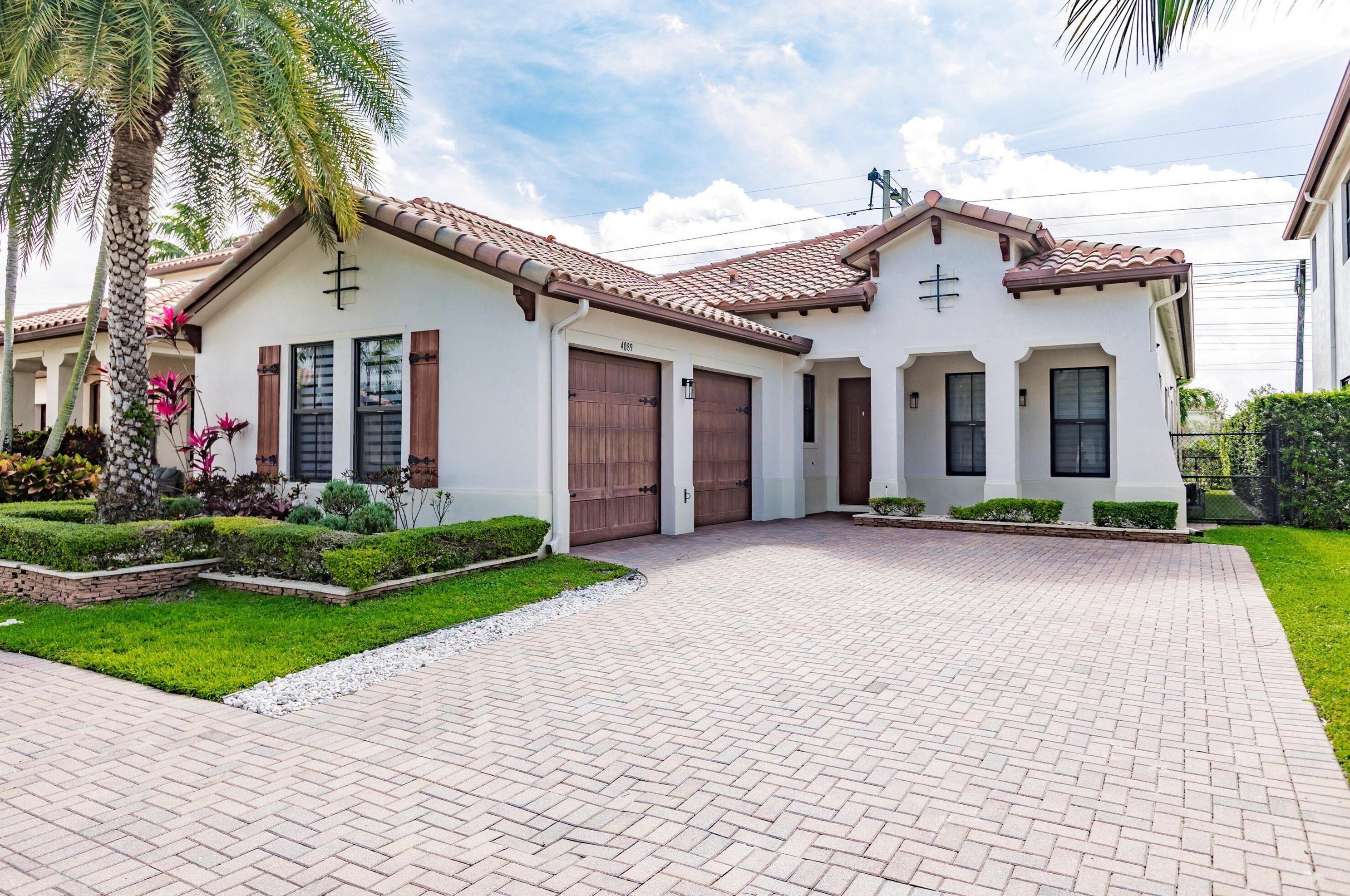 4089 85th Dr, Hollywood, FL 33024-5038