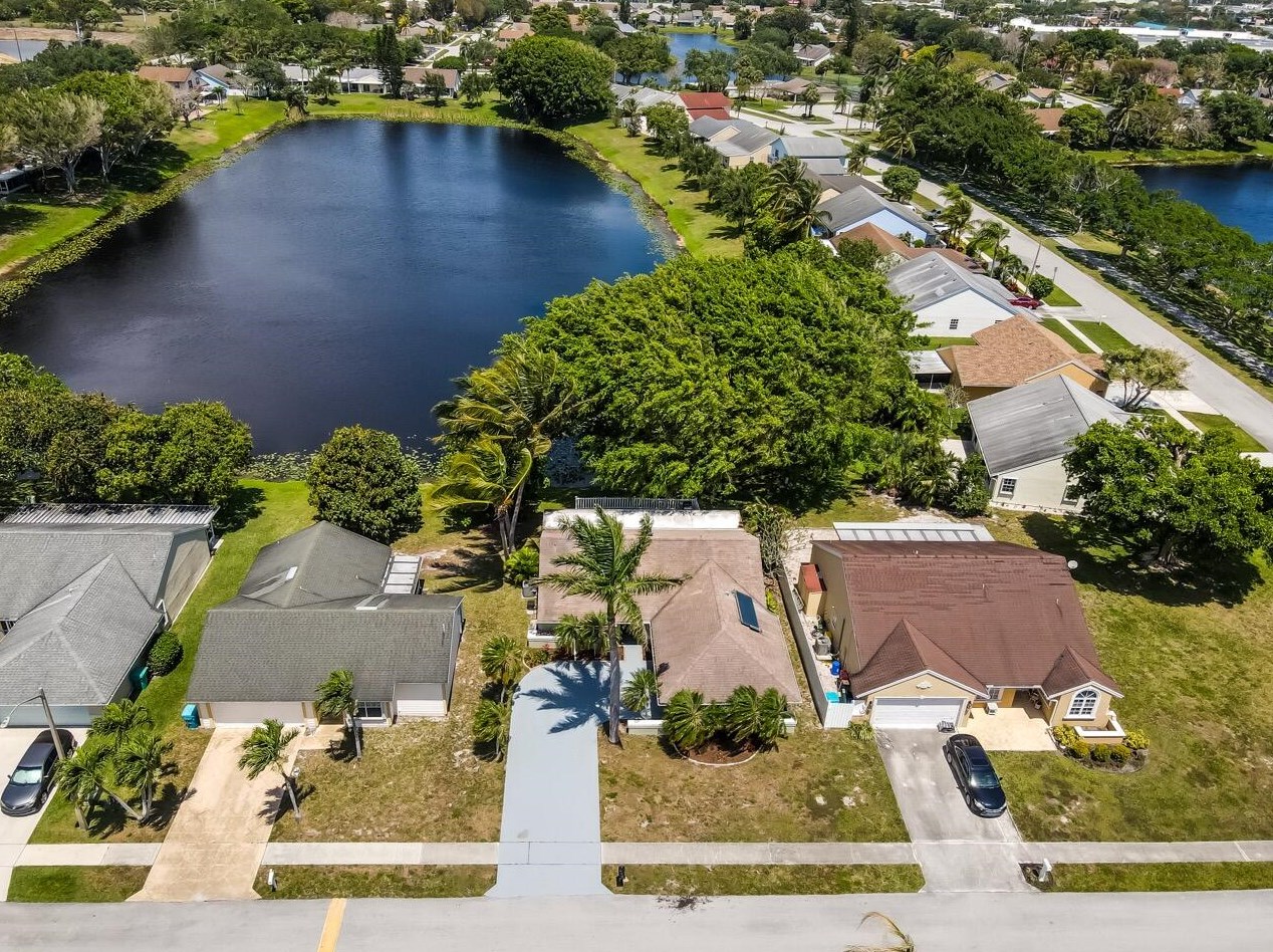 1804 Edgewater Dr, Boynton Beach, FL 33436-4628