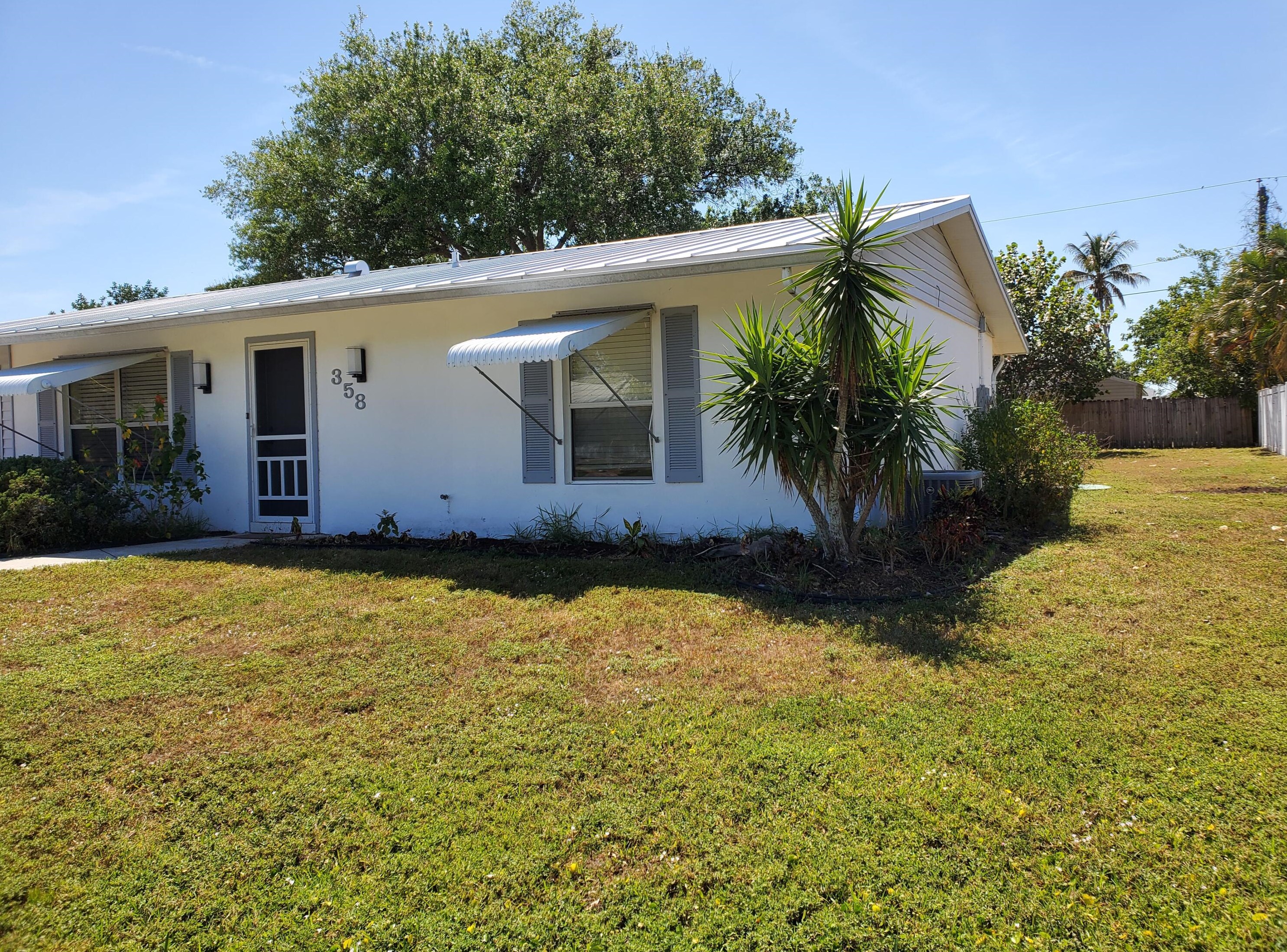 358 Curtis St, Fort Pierce FL 34983-1916 exterior