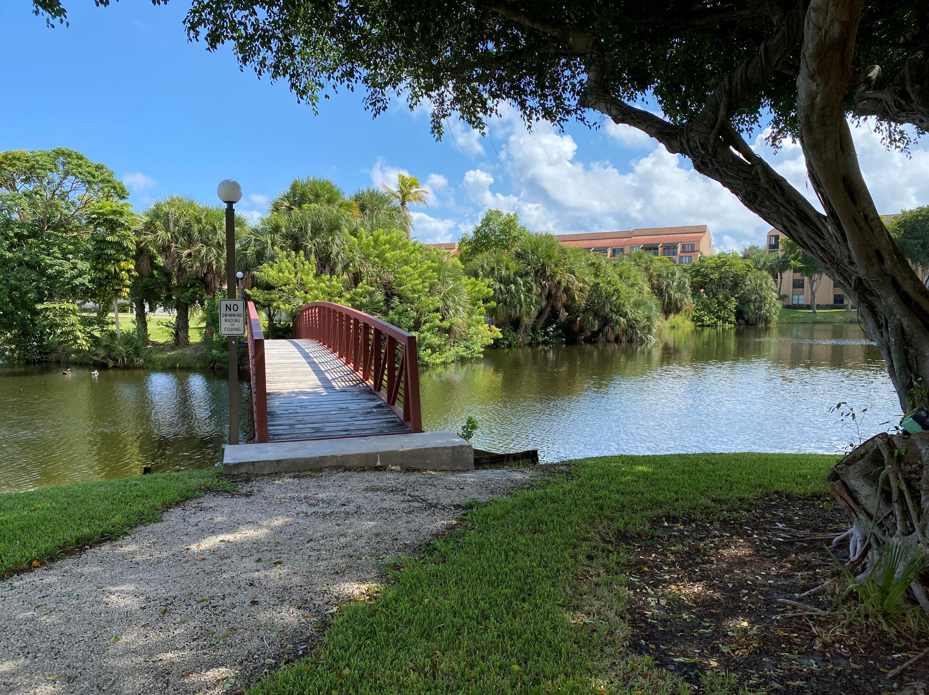 450 Egret Cir, Delray Beach FL  33444-7903 exterior