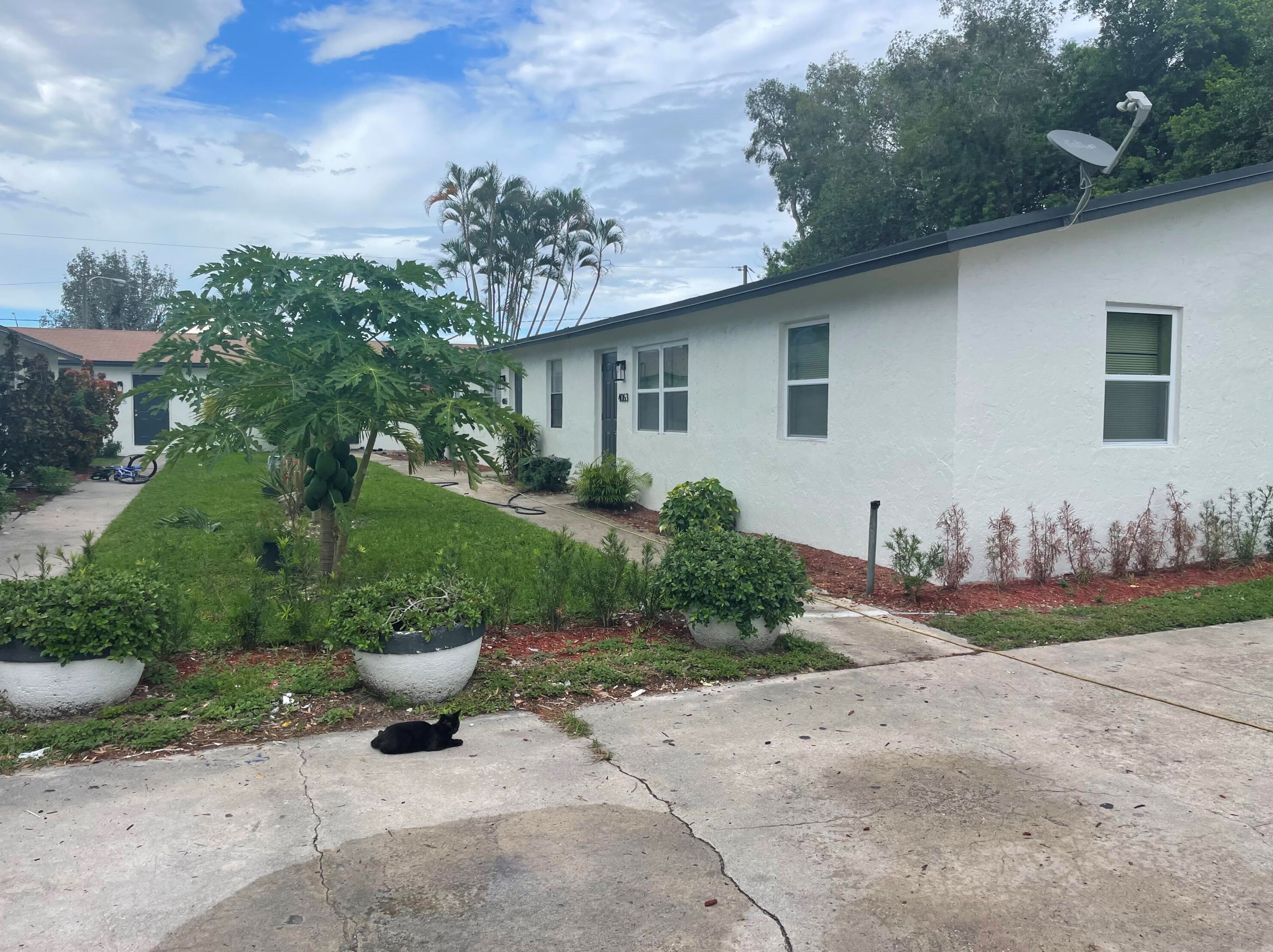 4083 Herbertz Rd, Lake Worth, FL 33461
