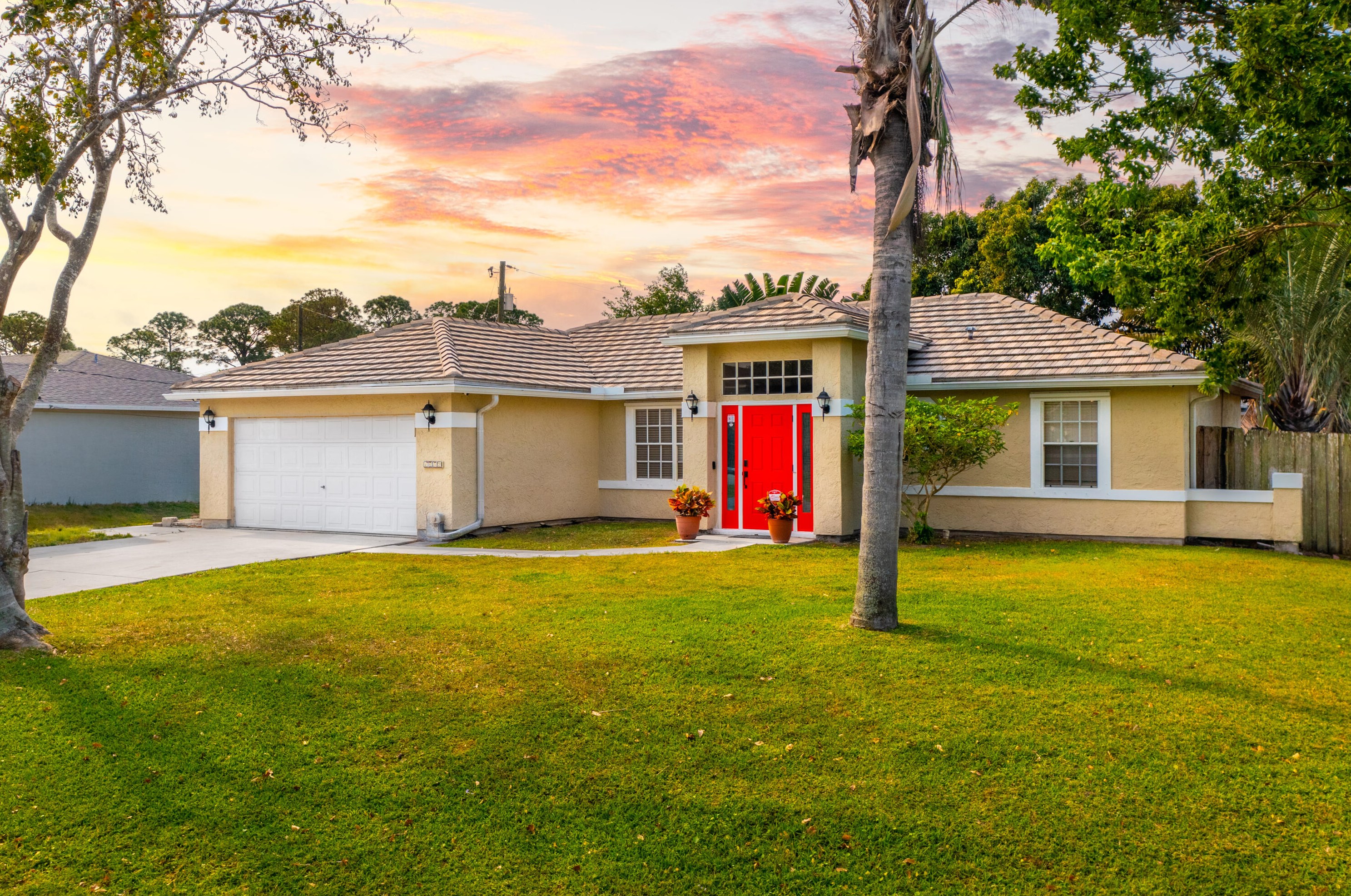 1652 Bellevue Ave, Fort Pierce, FL 34953-1120