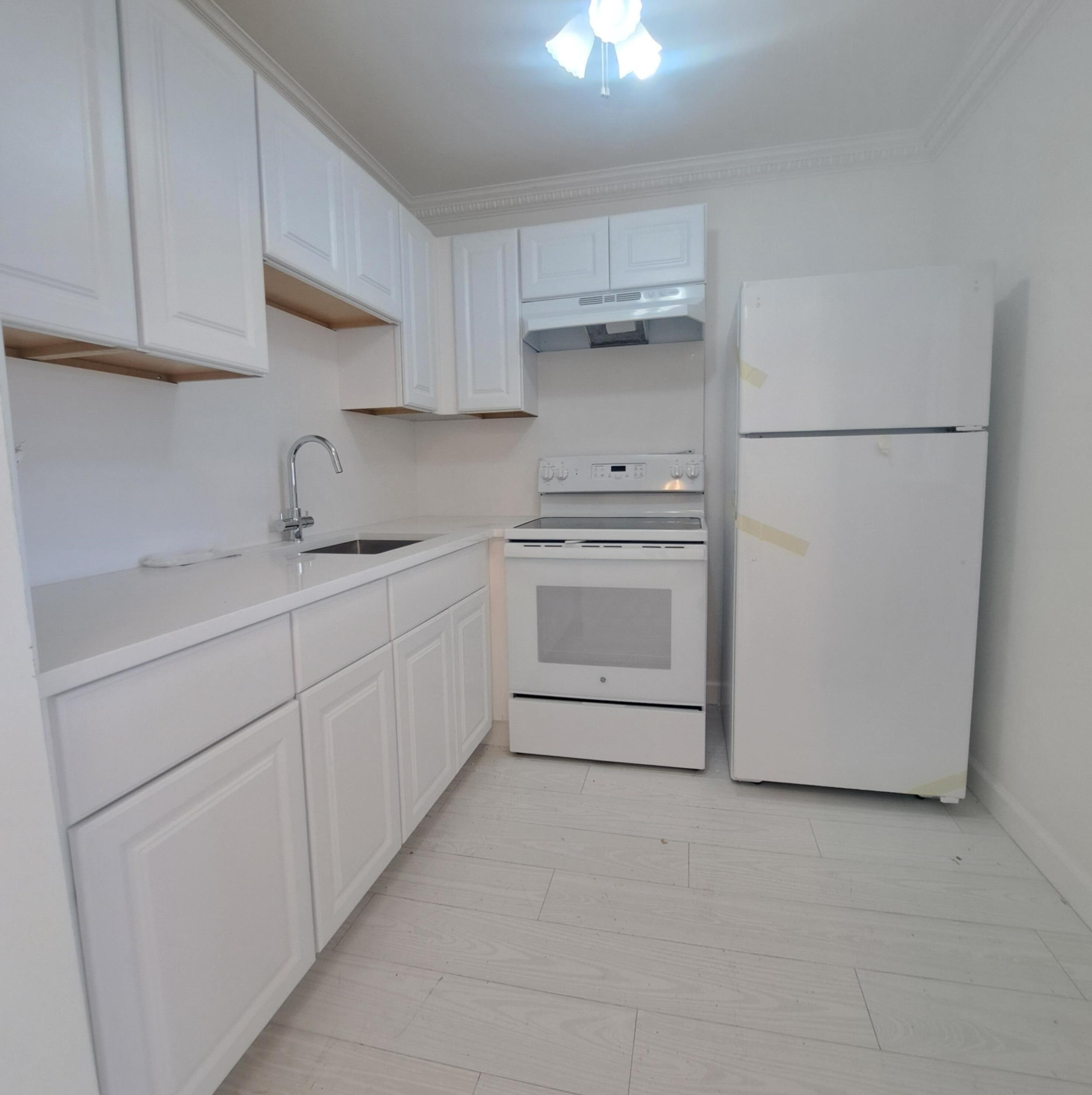 54 Kingswood C, West Palm Beach, FL 33417-7722