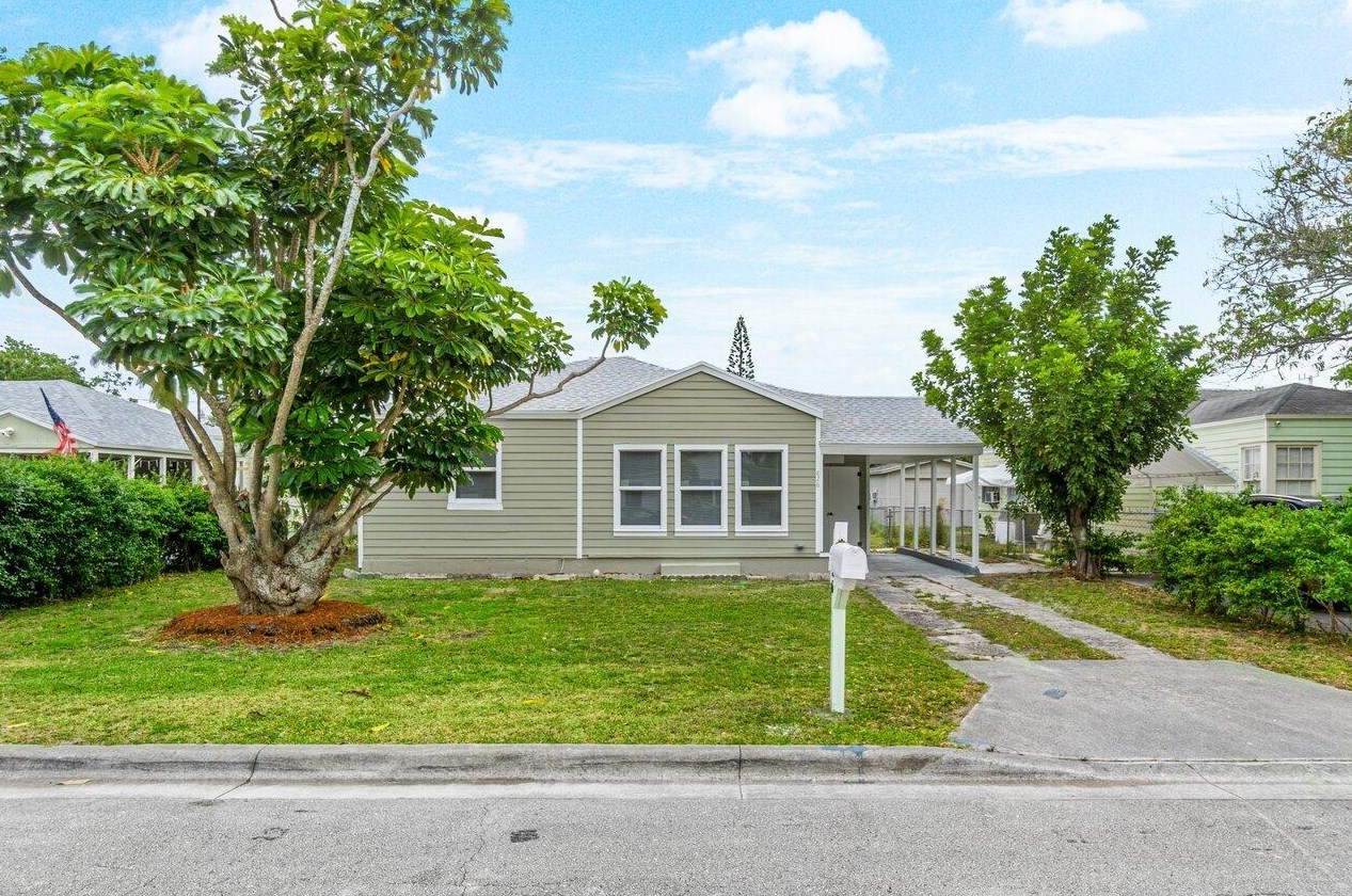 826 High St, West Palm Beach, FL 33405-1451