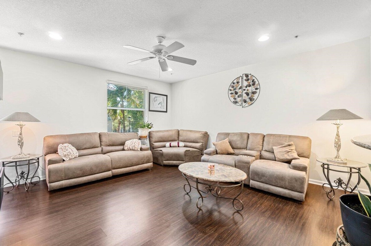 1268 Via Panzani, Boynton Beach, FL 33426-8246