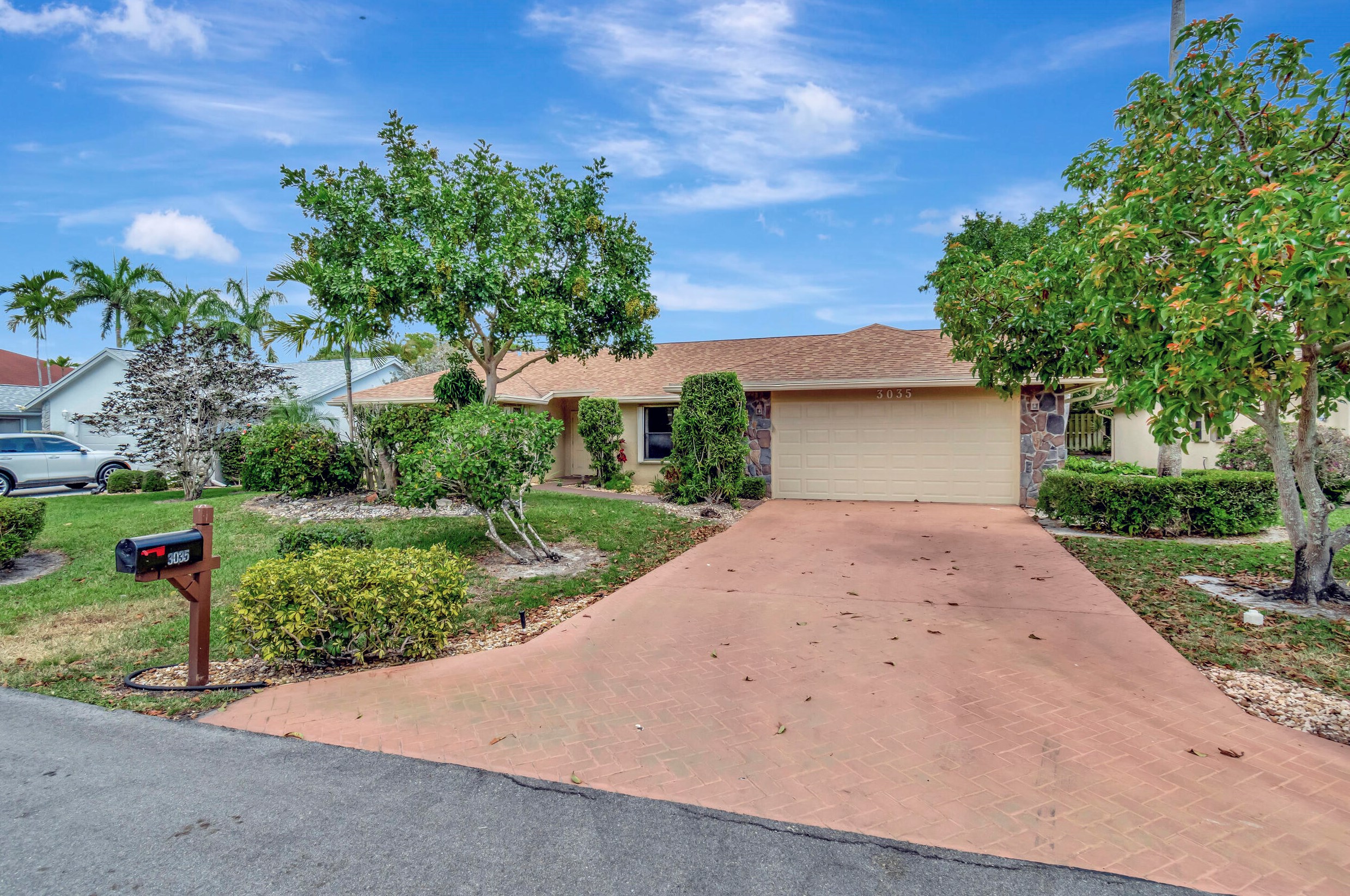 3035 15th St, Delray Beach, FL 33445-7611