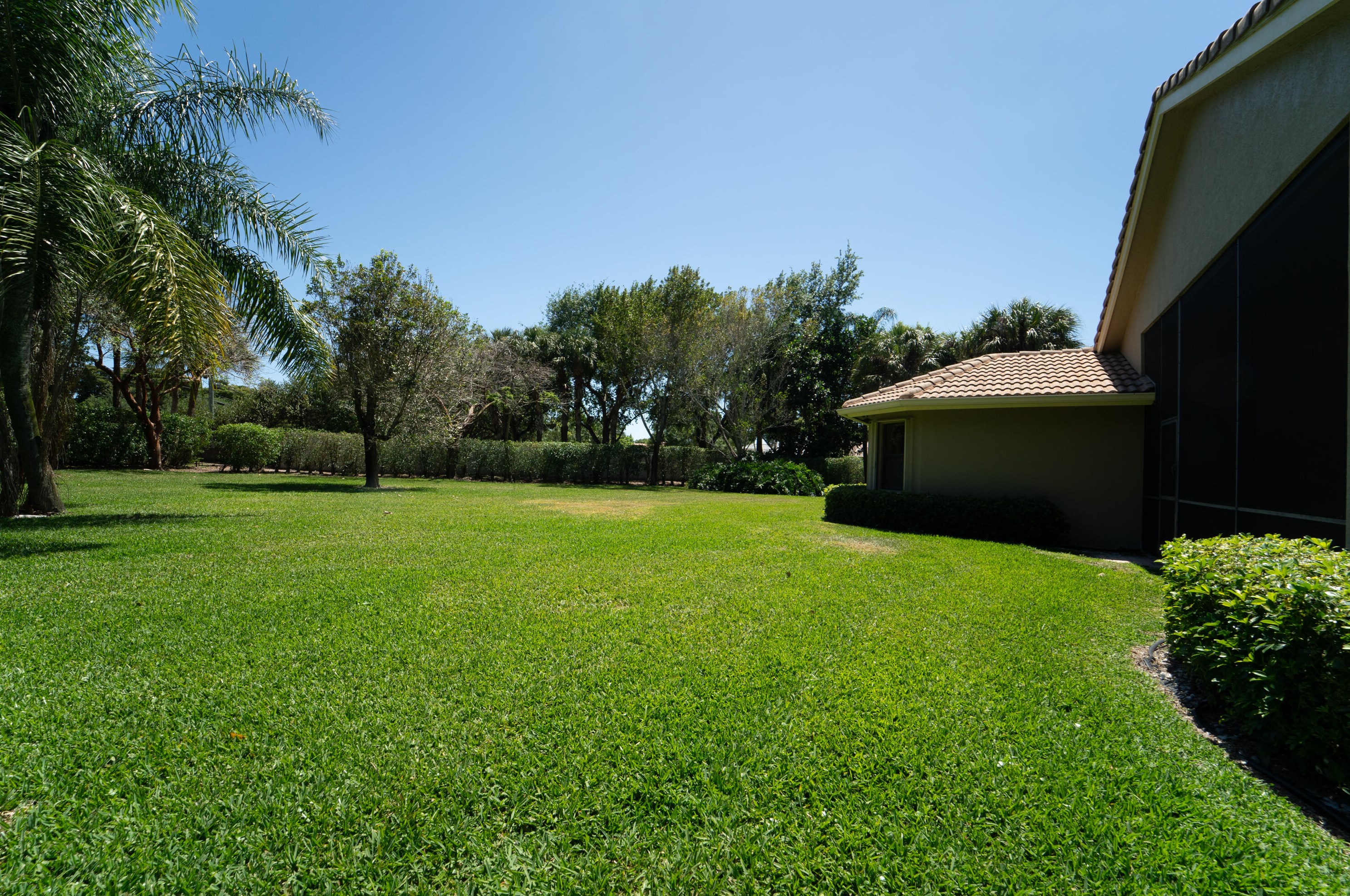 8017 Via Grande, Boynton Beach FL  33437-7522 exterior