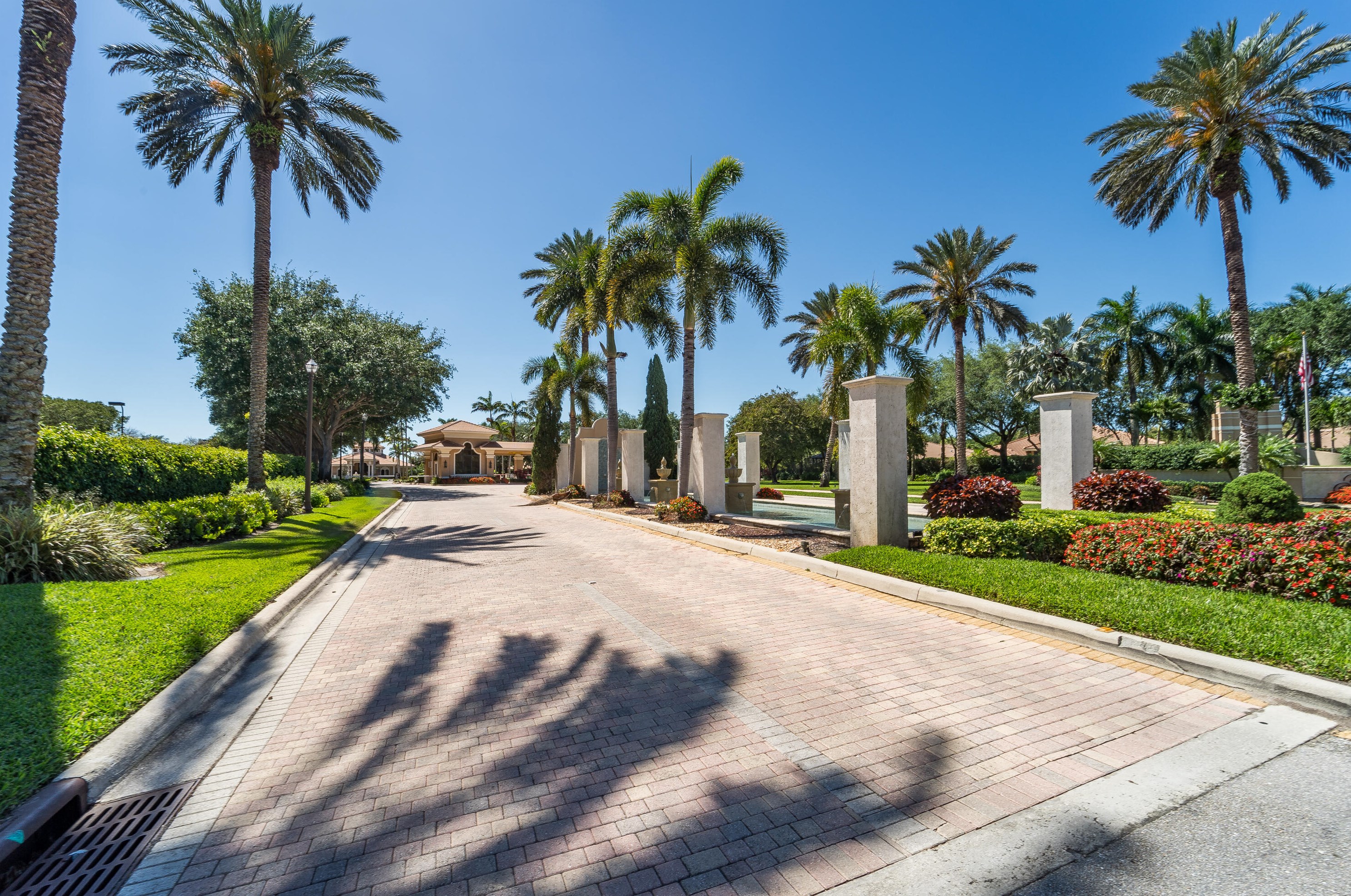 8017 Via Grande, Boynton Beach FL  33437-7522 exterior