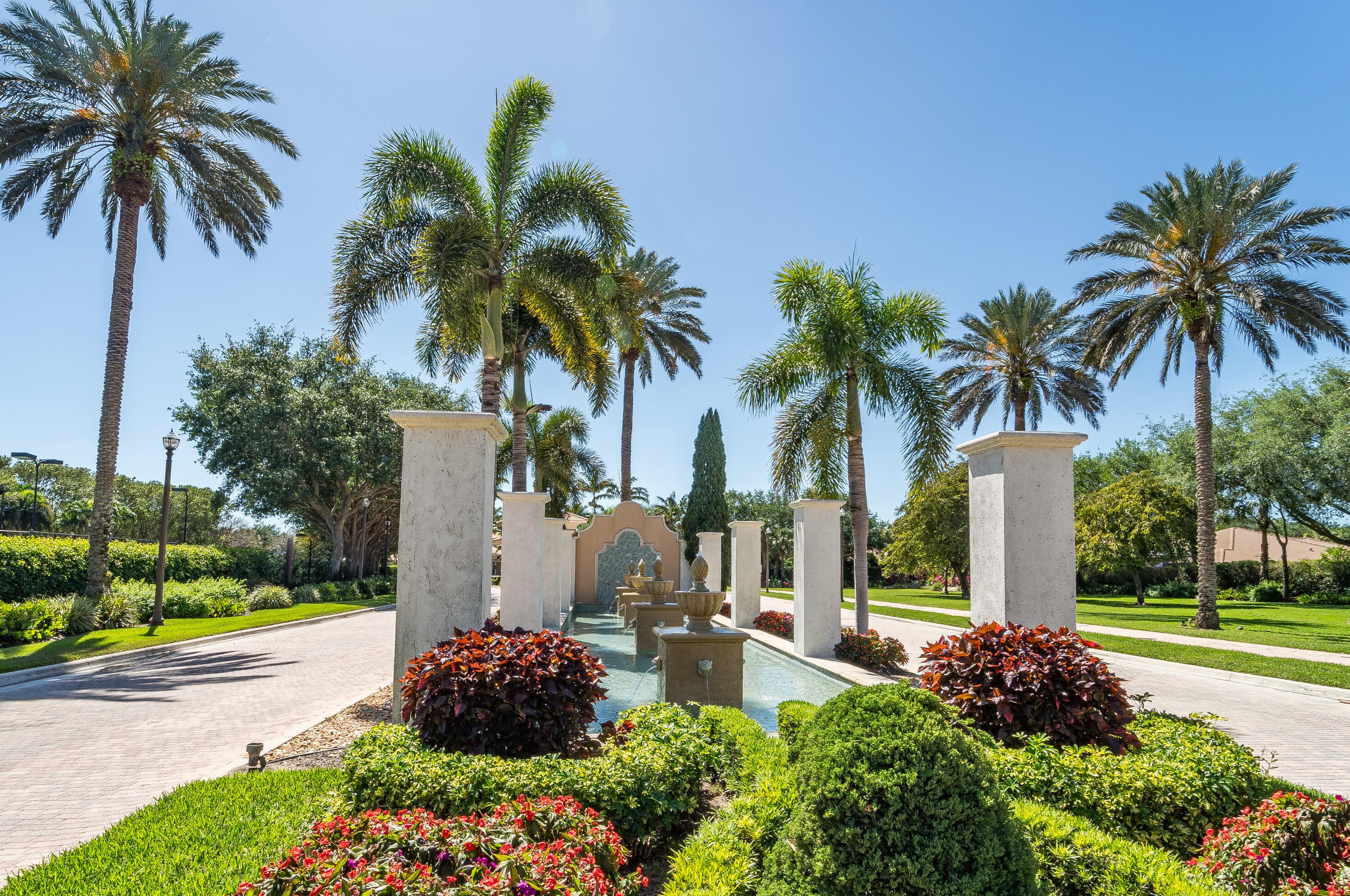 8017 Via Grande, Boynton Beach FL  33437-7522 exterior