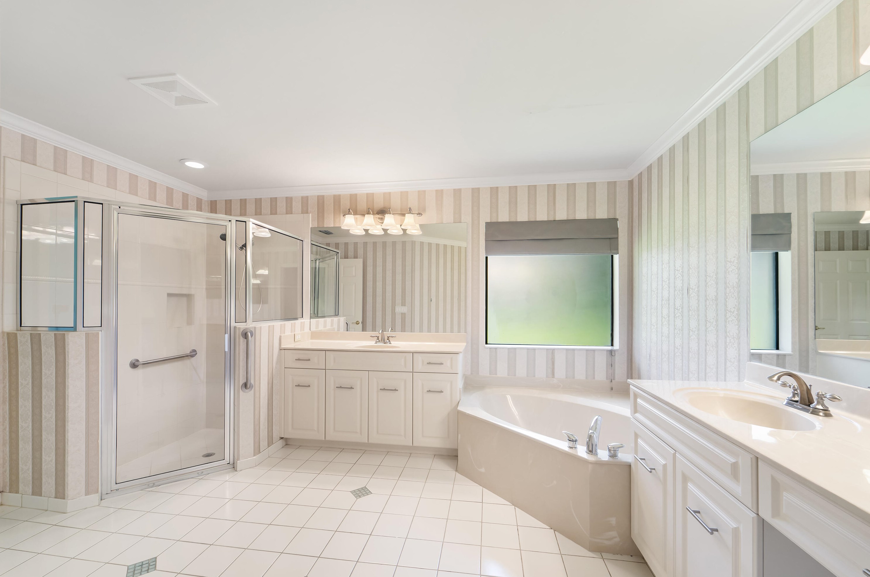 8017 Via Grande, Boynton Beach FL  33437-7522 exterior