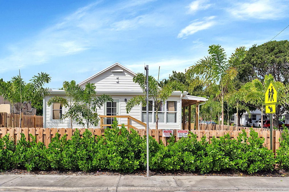 829 K St, Lake Worth, FL 33460-2678