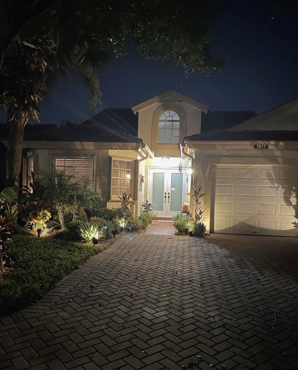 7877 Lake Sands Dr, Delray Beach, FL 33446-3372