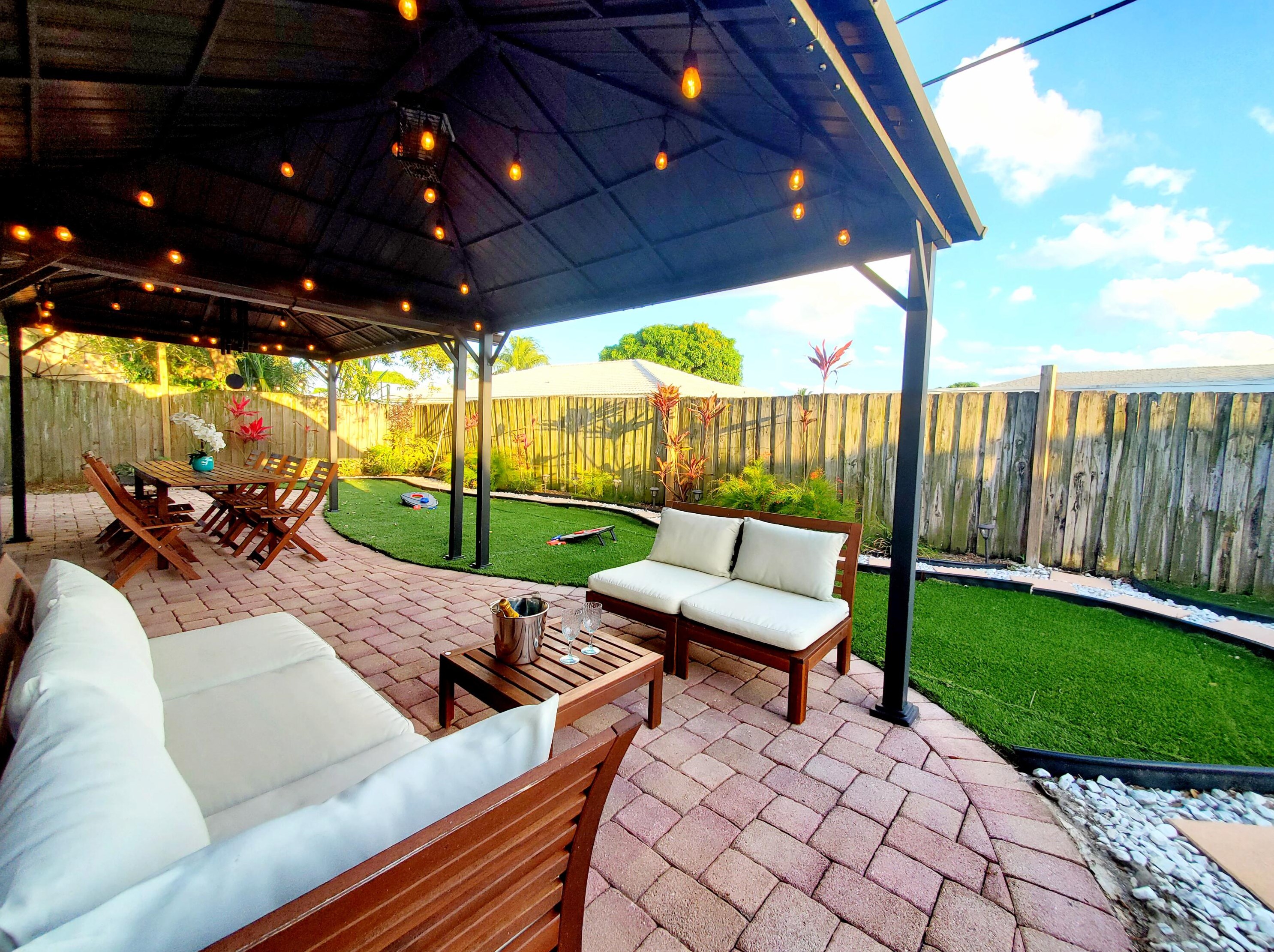 1350 25 Way, Boynton Beach FL  33426-7801 exterior