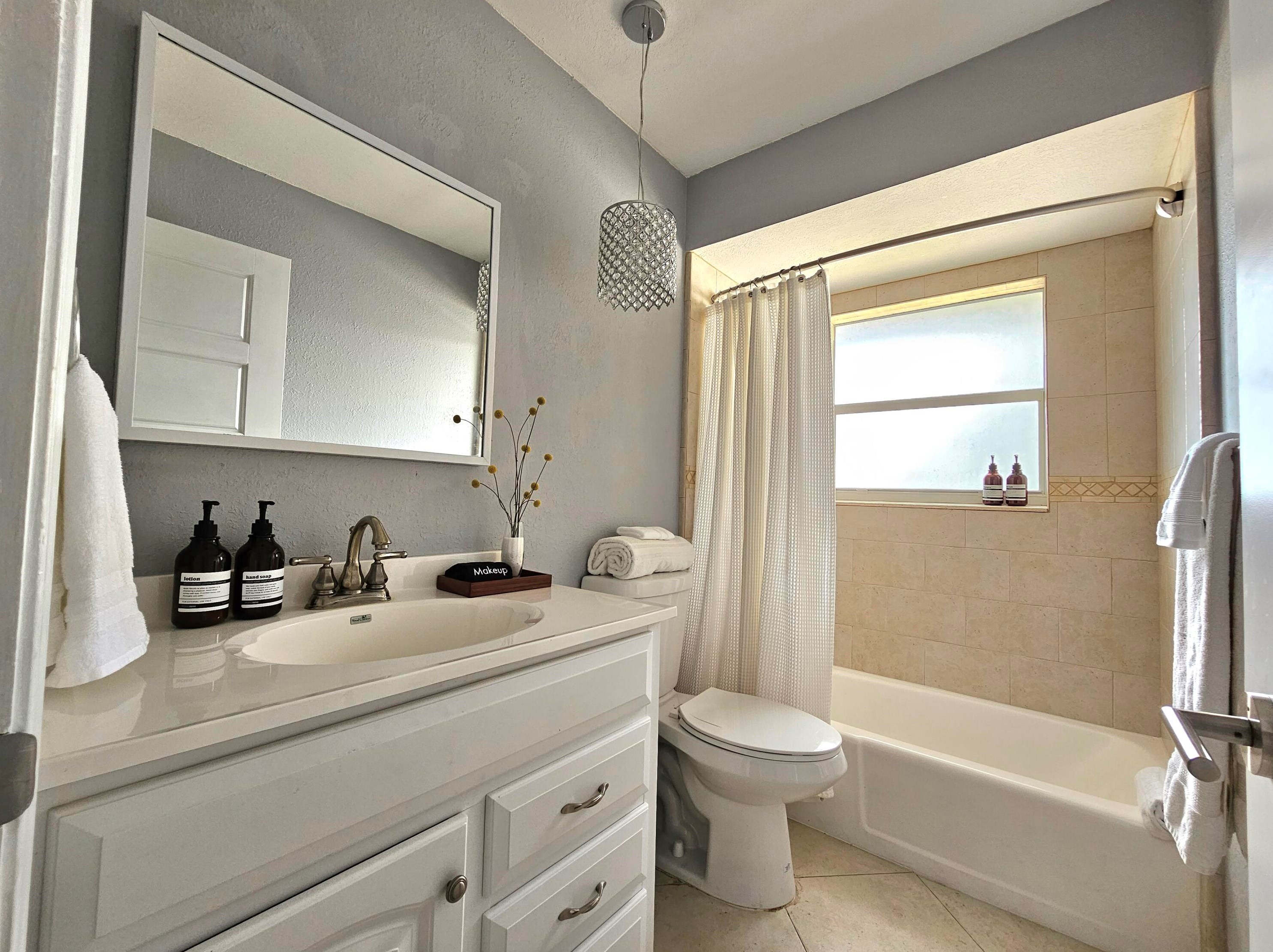 1350 25 Way, Boynton Beach FL  33426-7801 exterior
