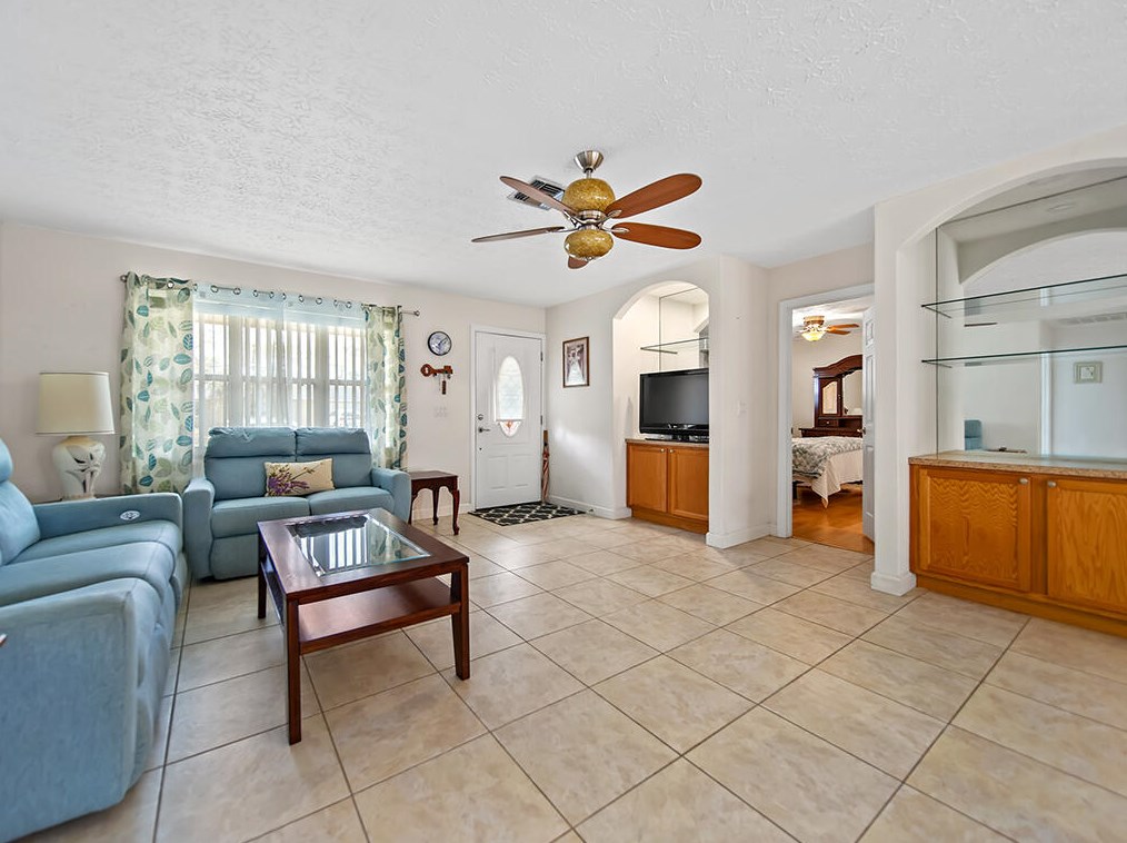 163 Byron St, Fort Pierce FL 34983-1618 exterior