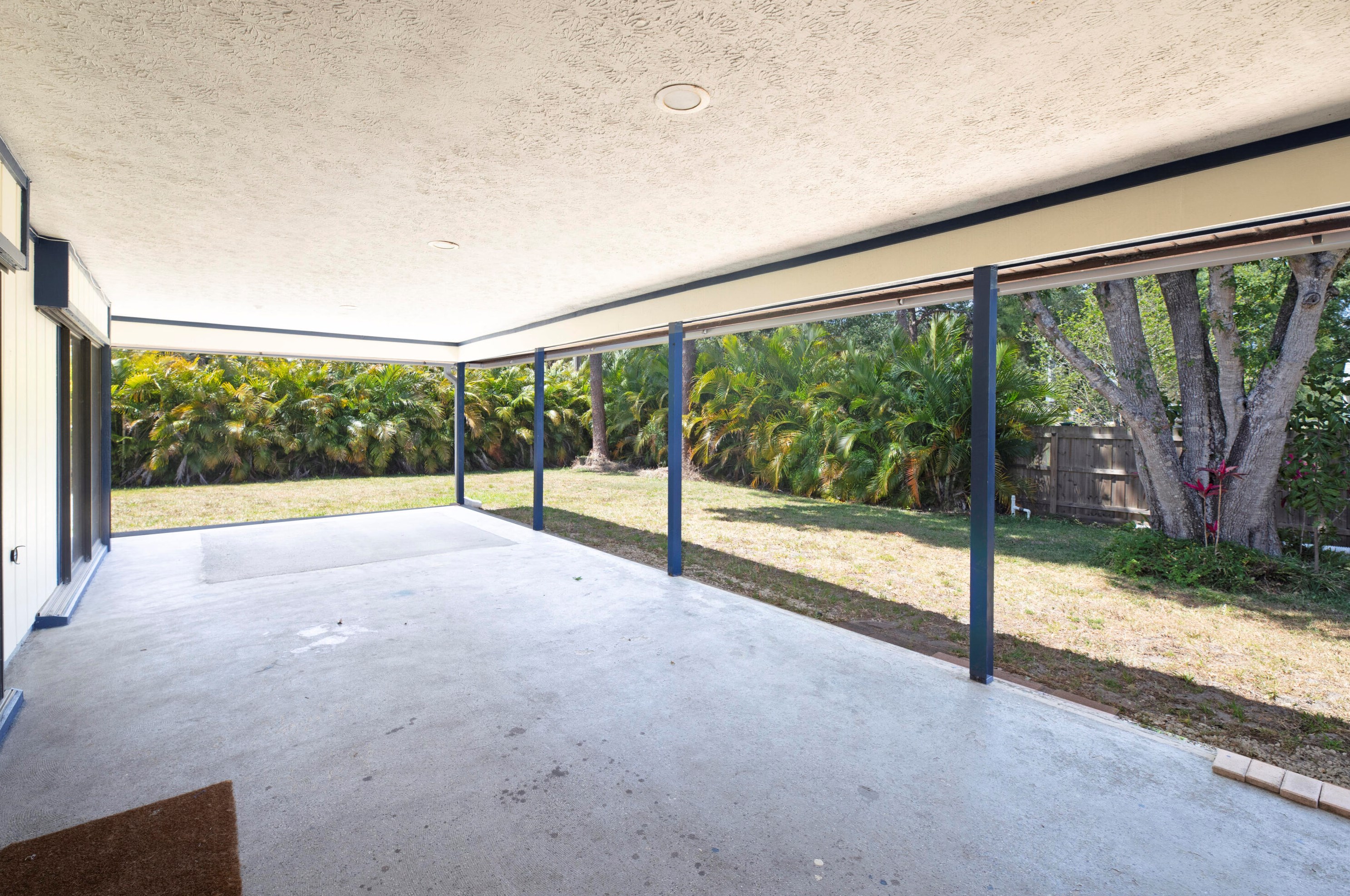 8806 Brookline Ave, Fort Pierce FL 34951-3407 exterior