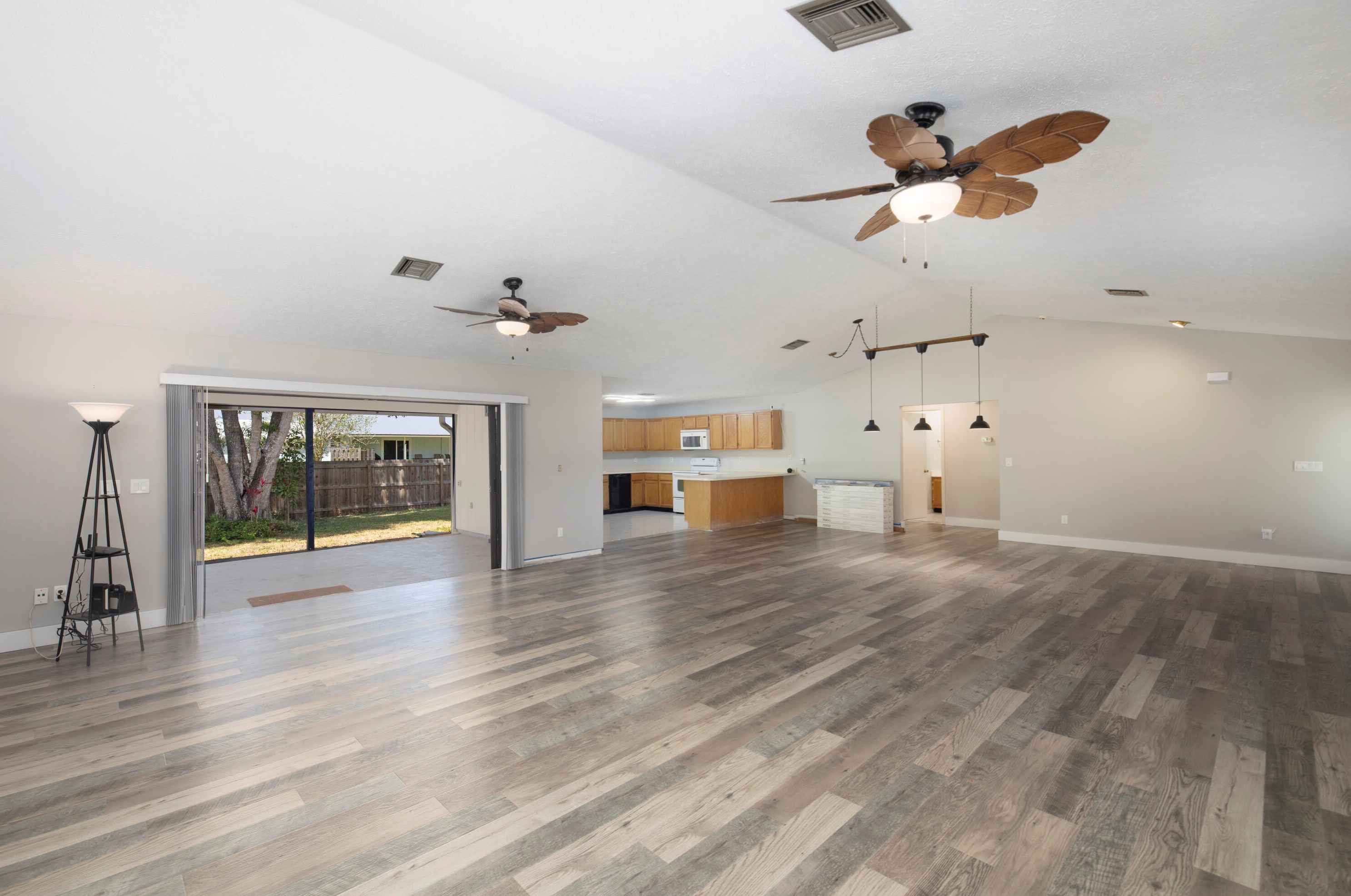 8806 Brookline Ave, Fort Pierce FL 34951-3407 exterior