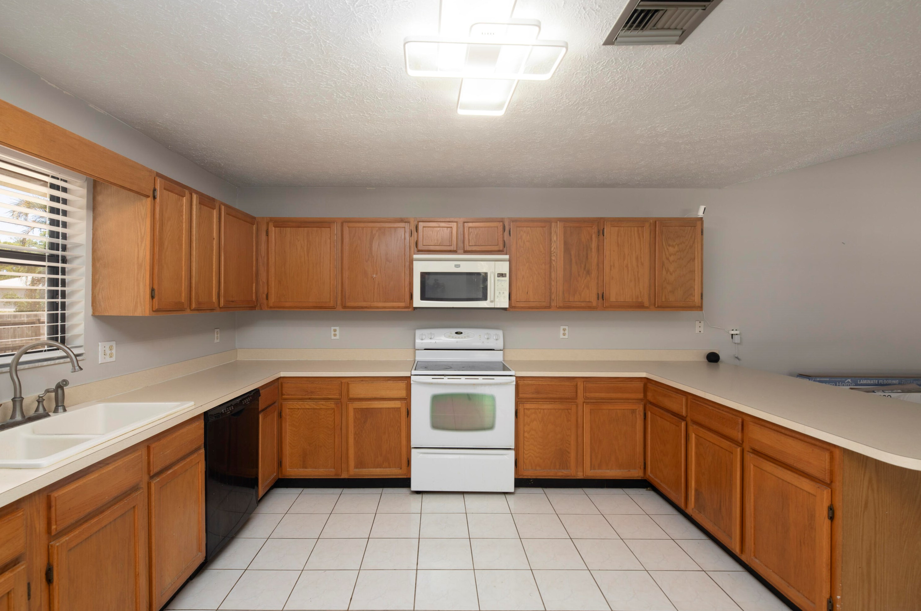 8806 Brookline Ave, Fort Pierce FL 34951-3407 exterior