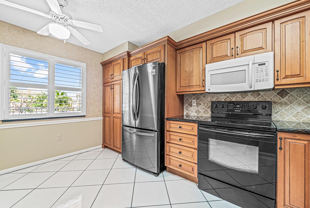 14112 Huntington Pointe Dr #208, Delray Beach, FL 33484