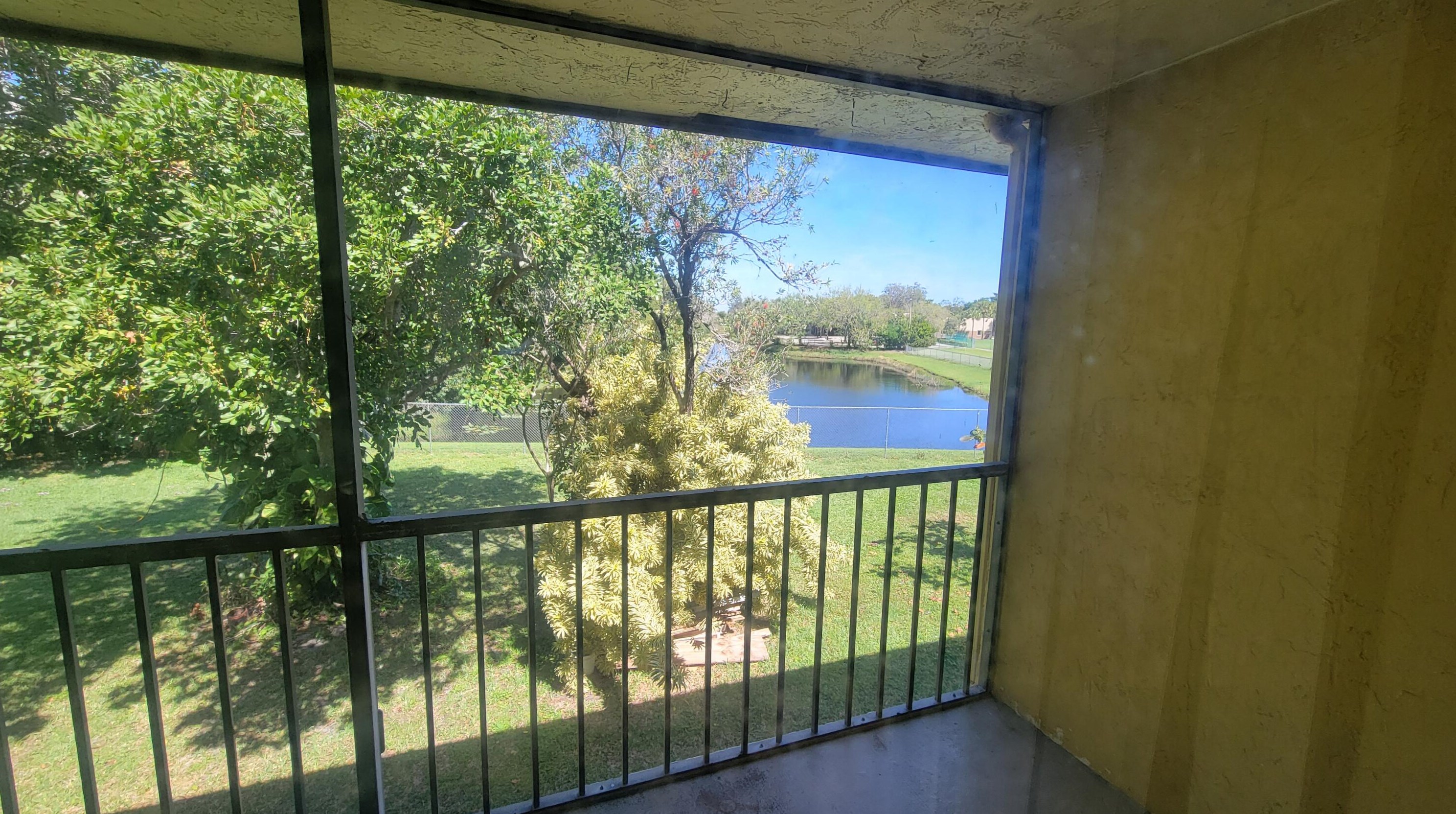 1432 Meadows Cir, Boynton Beach, FL 33436-9205