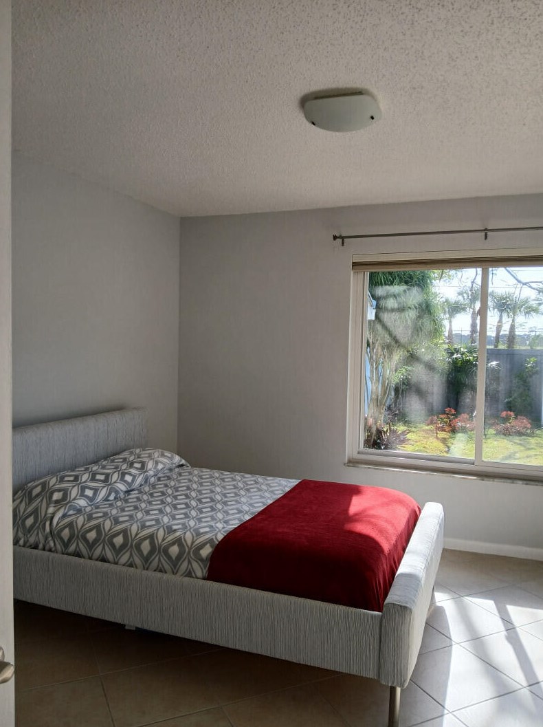 258 Palmetto Ct, Jupiter FL 33458-8803 exterior