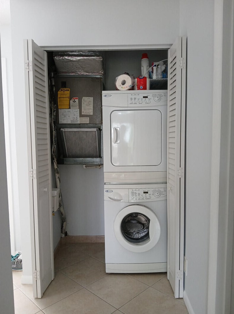 258 Palmetto Ct, Jupiter FL 33458-8803 exterior