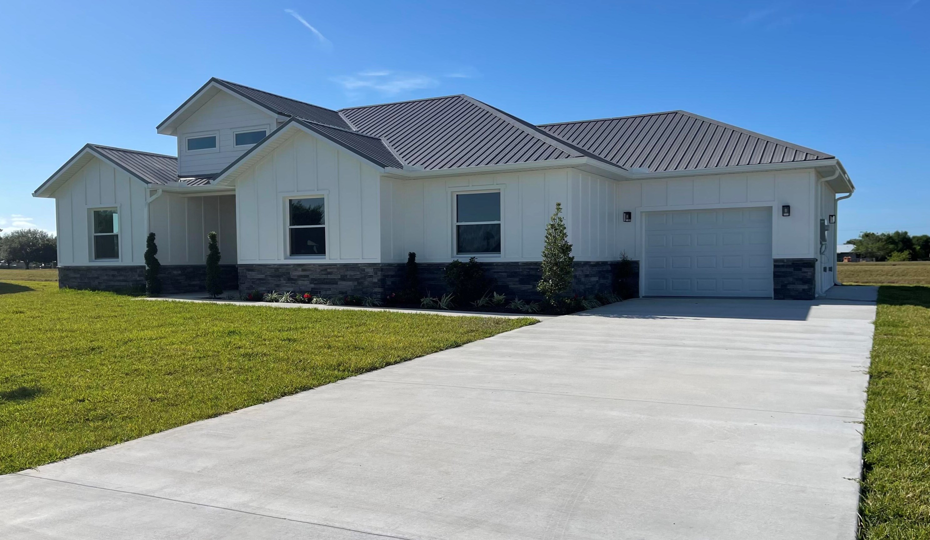 8640 7th Ln, Okeechobee, FL 34974-1532