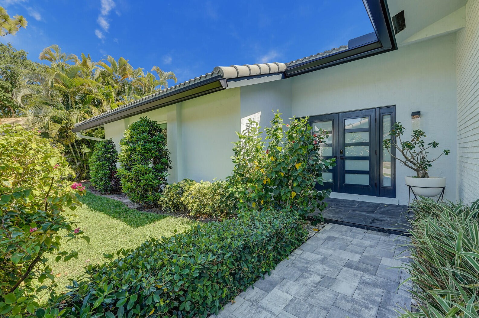 604 Lakewoode Cir, Delray Beach, FL 33445-9001