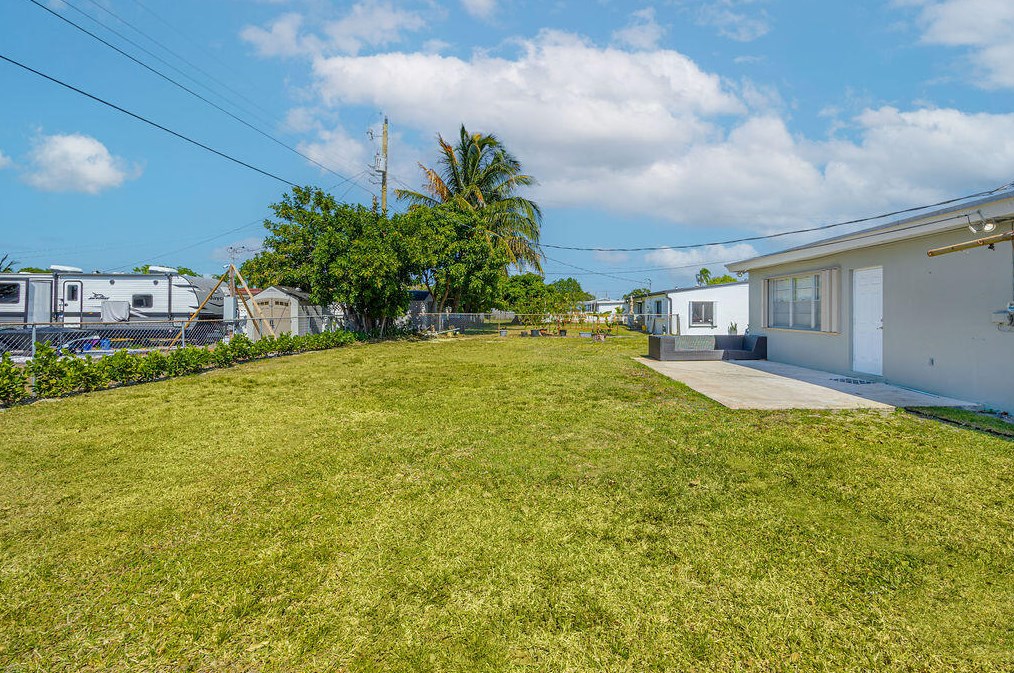 138 Ainsworth Cir, Lake Worth, FL 33461