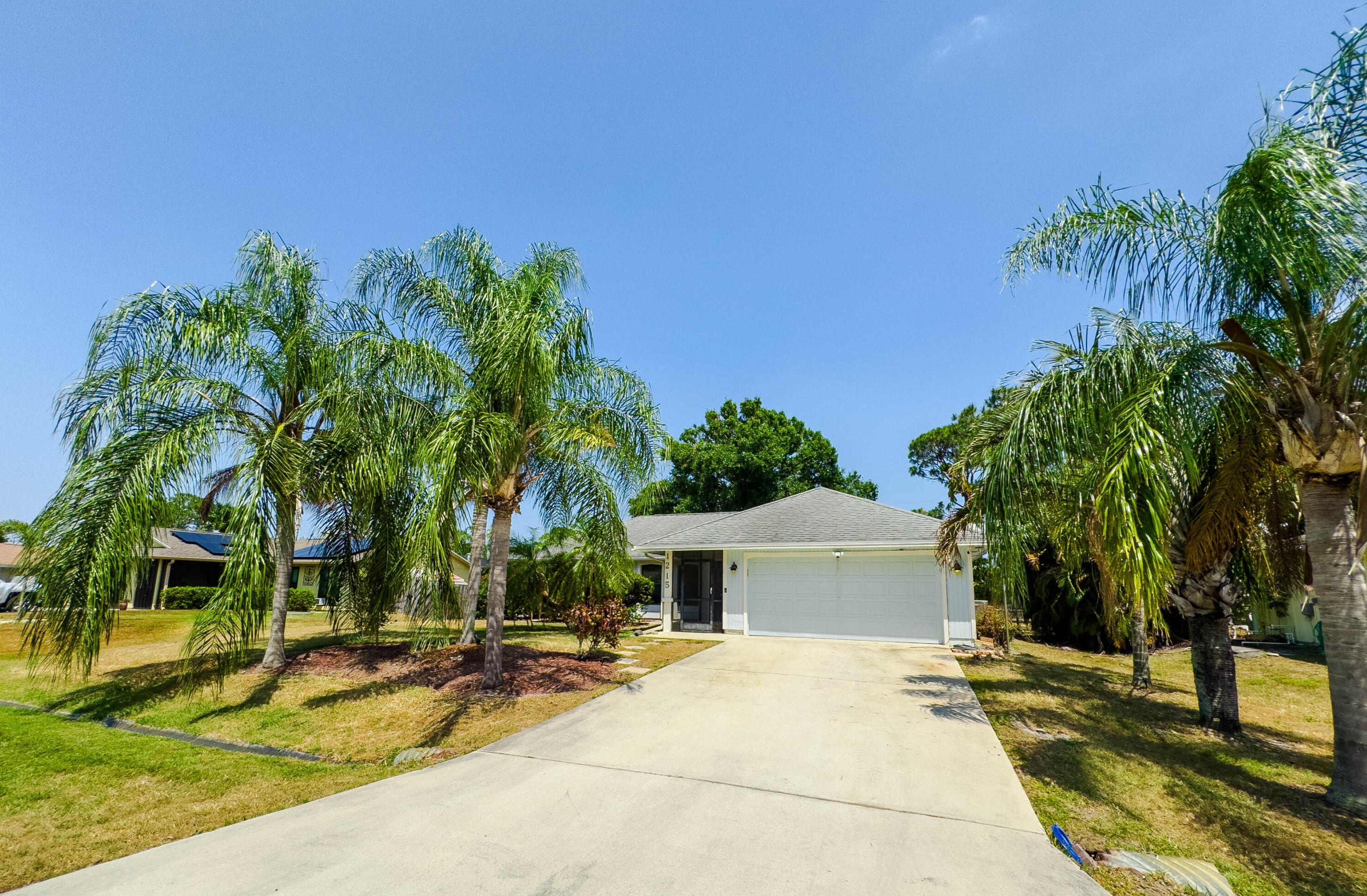 1215 Heather St, Fort Pierce, FL 34983-2447