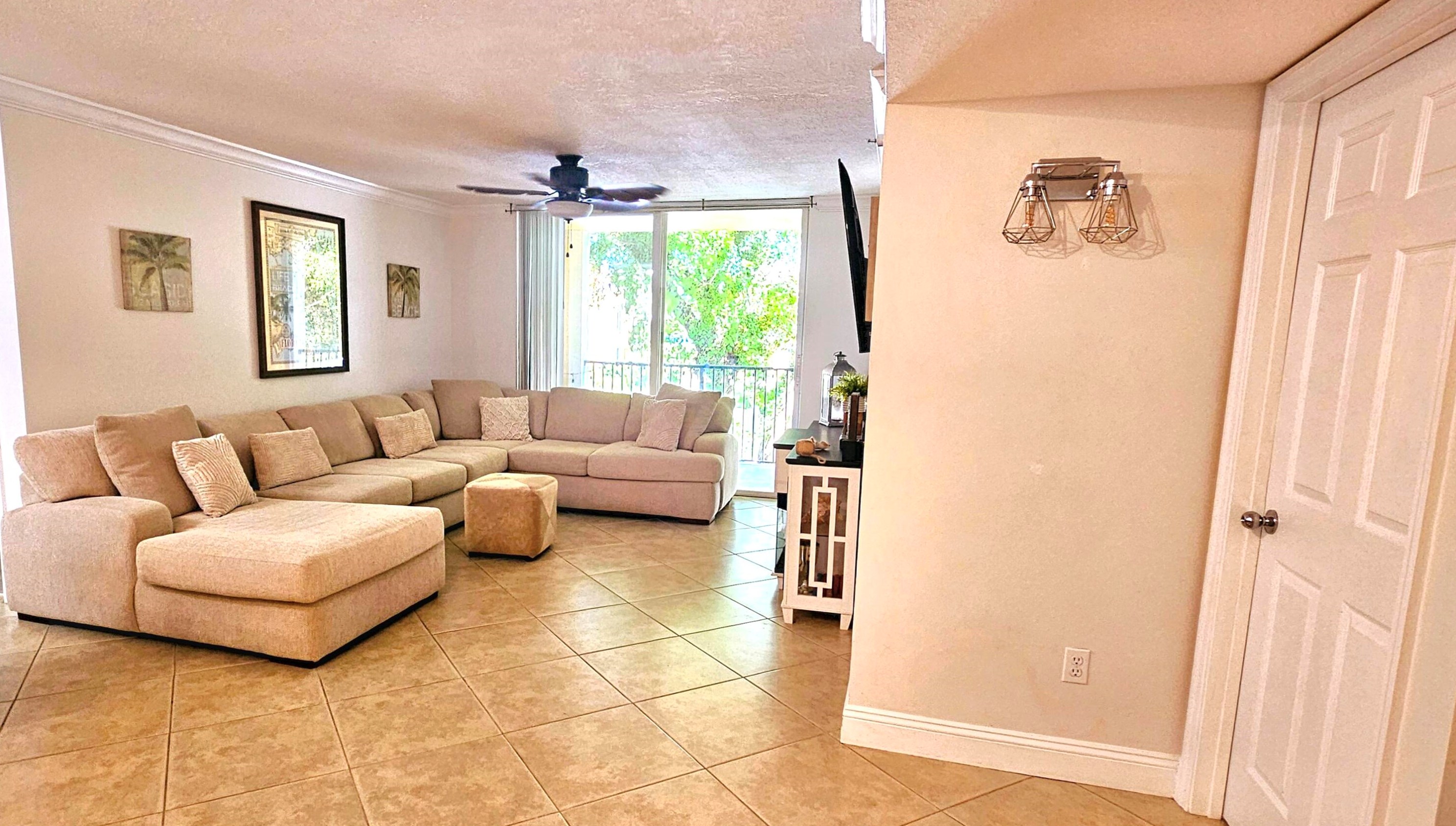 131 Yacht Club Way, Lake Worth, FL 10205-6011