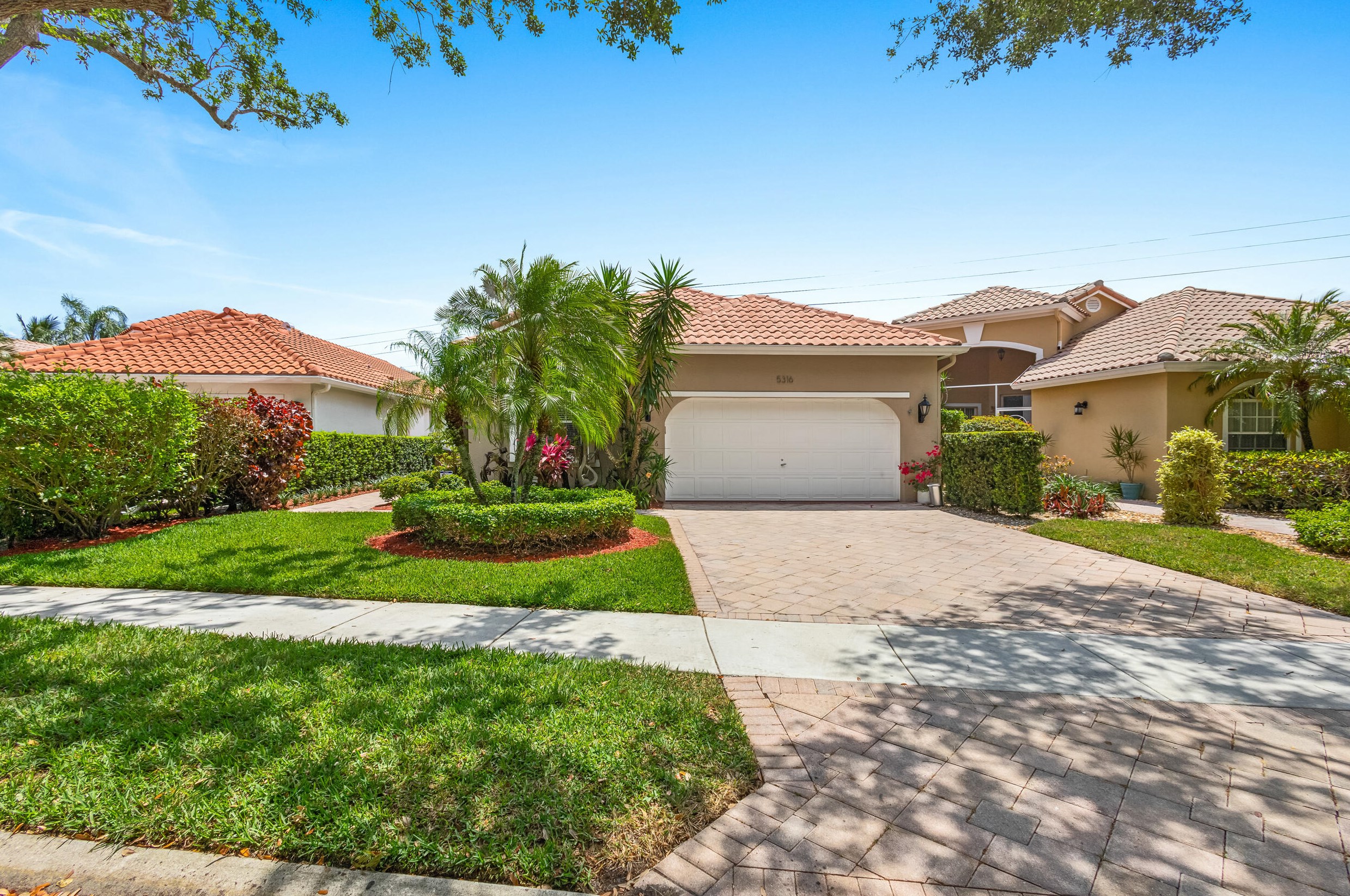 5316 Brookview Dr, Boynton Beach, FL 33437-1640