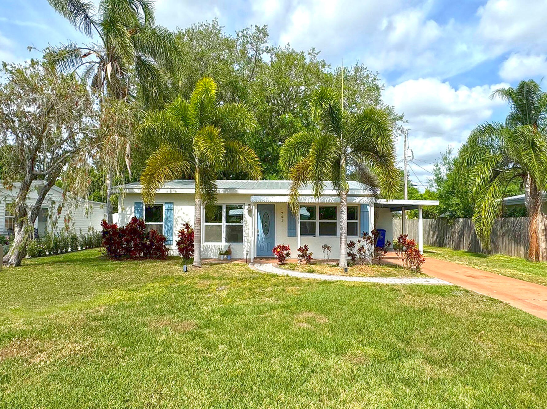 1741 5th Ave, Vero Beach, FL 32960