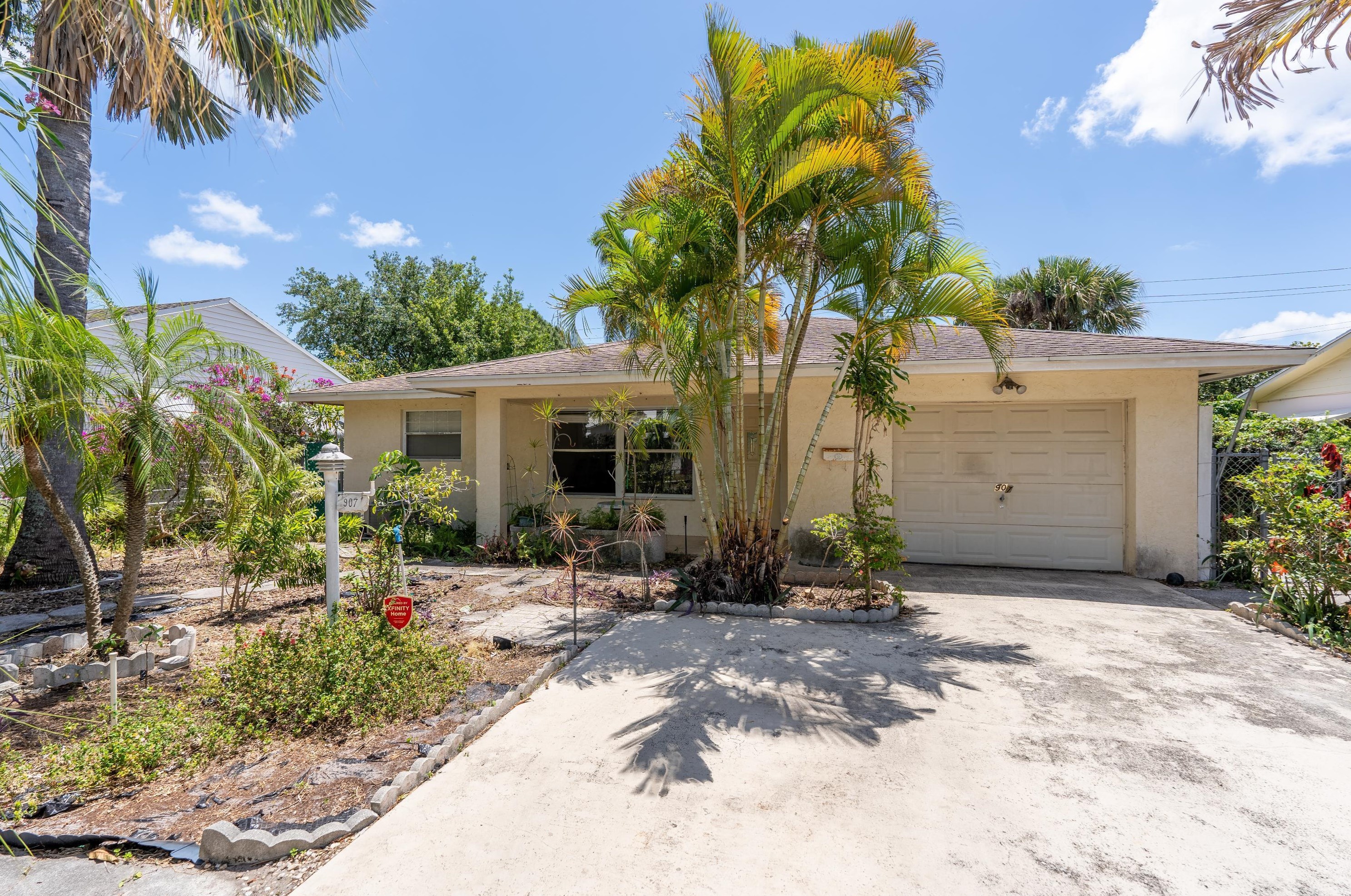 907 18th Ave, Lake Worth, FL 33460-6573