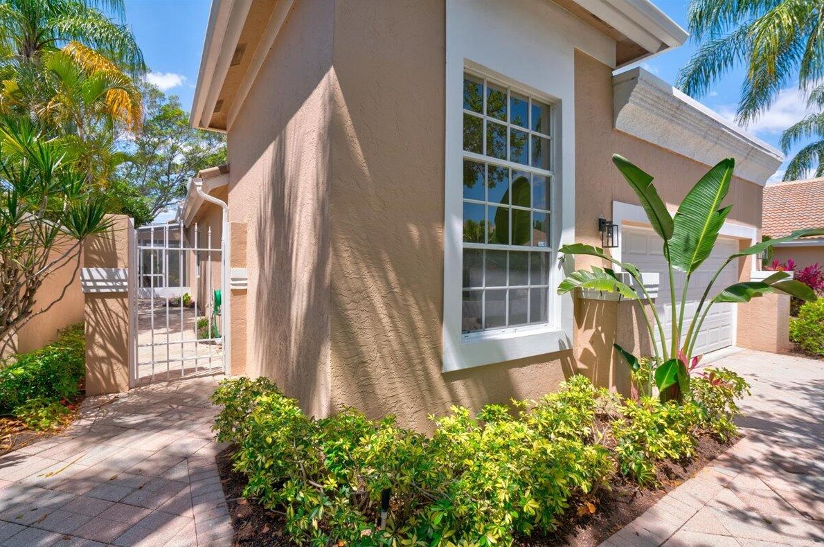 4518 Carlton Golf Dr, Lake Worth FL 33449-8134 exterior