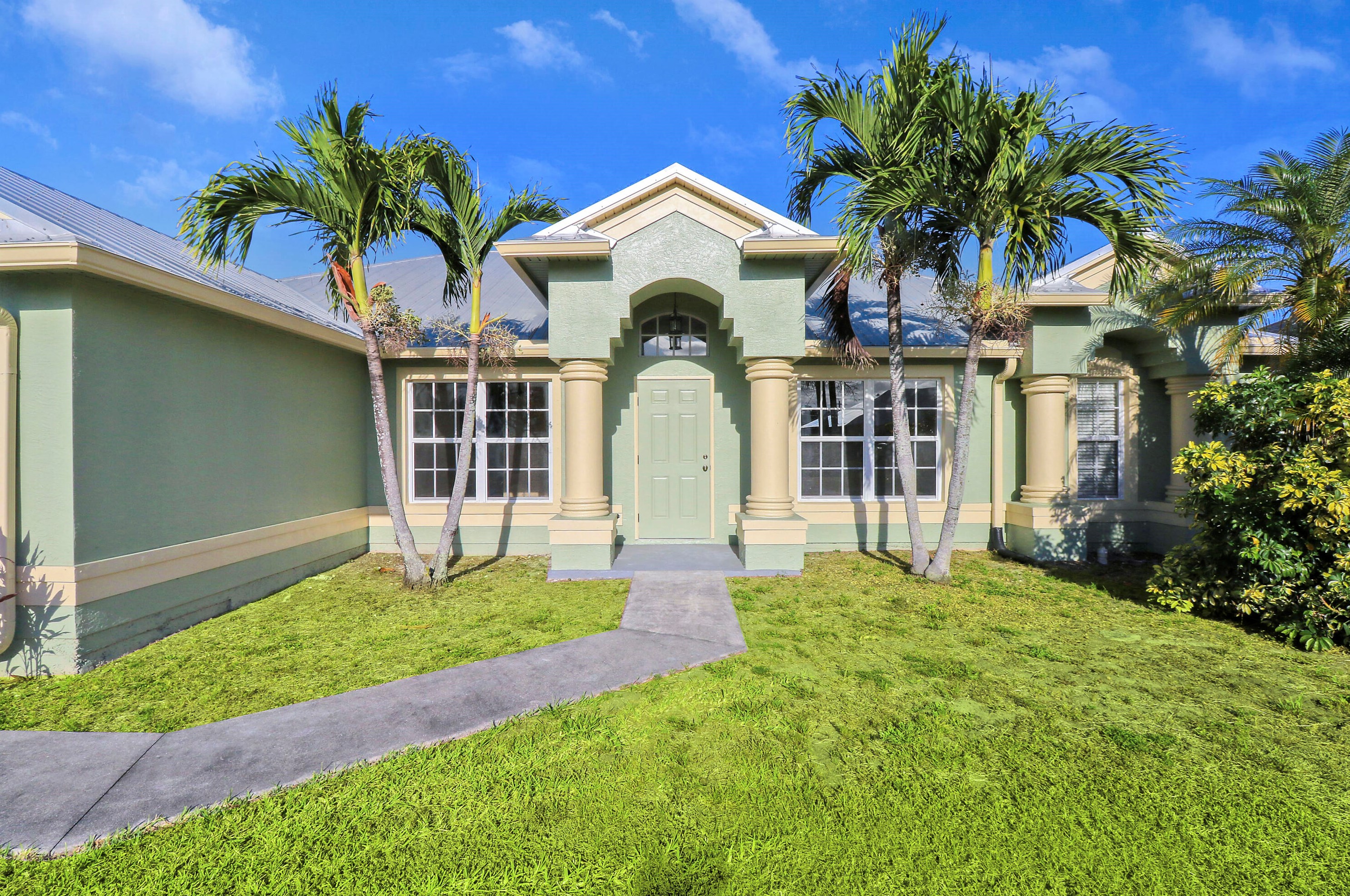4649 Galaxie St, Fort Pierce, FL 34953-6656