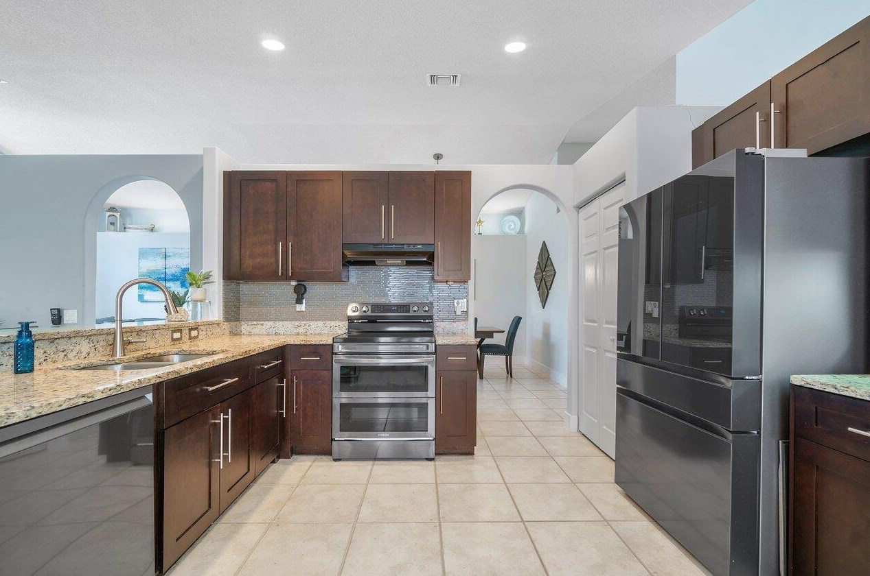 3639 Newport Ave, Boynton Beach, FL 33436-8526
