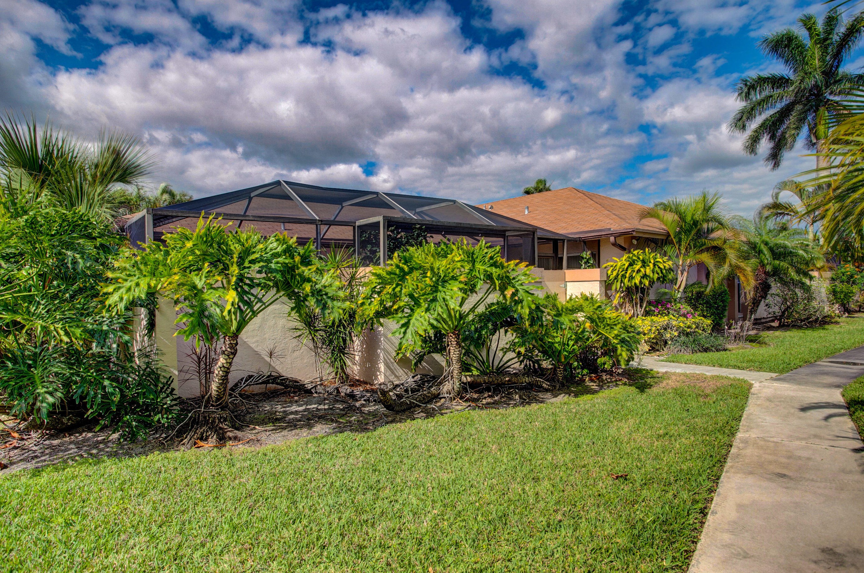 112 Bent Arrow Dr, Jupiter FL  33458-8524 exterior