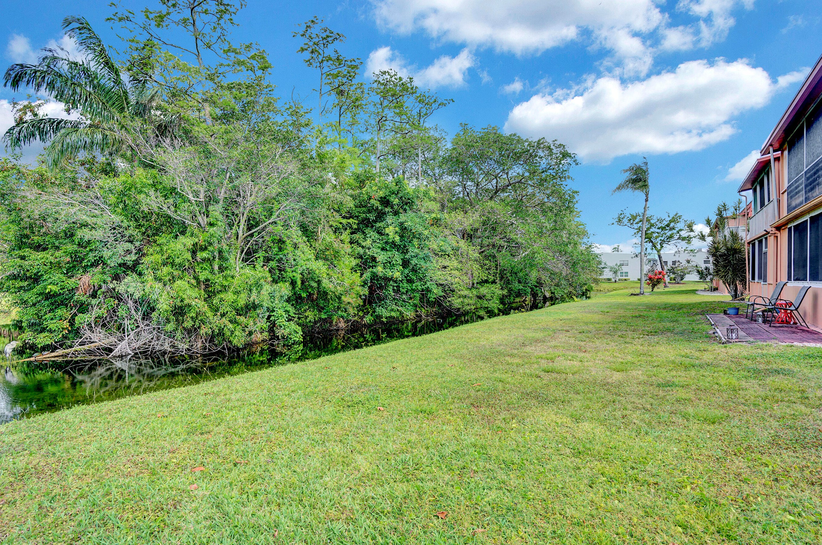 571 Saxony L, Delray Beach, FL 33446-1033
