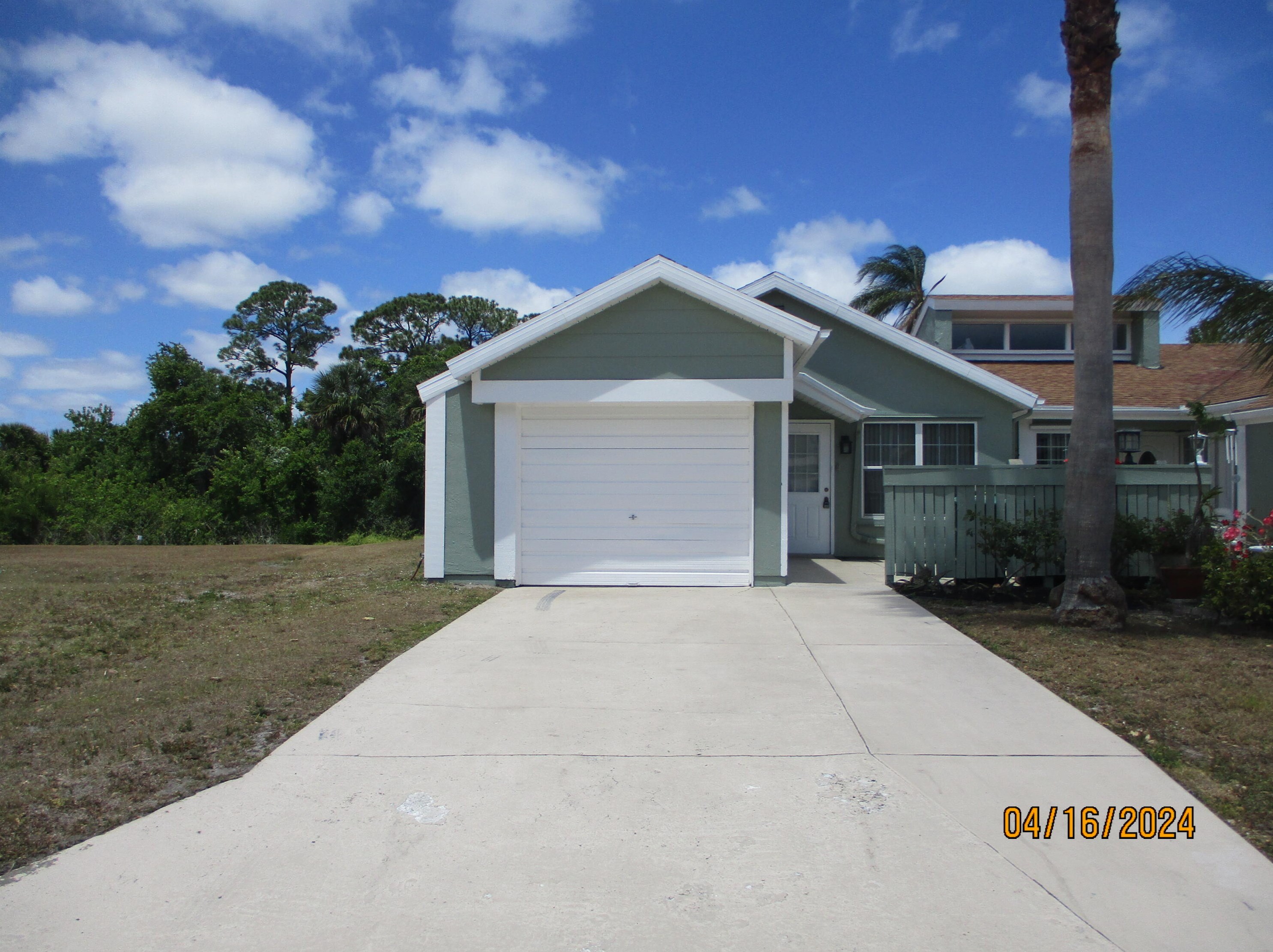 1644 Se Gainswood Ct, Fort Pierce, FL 34952