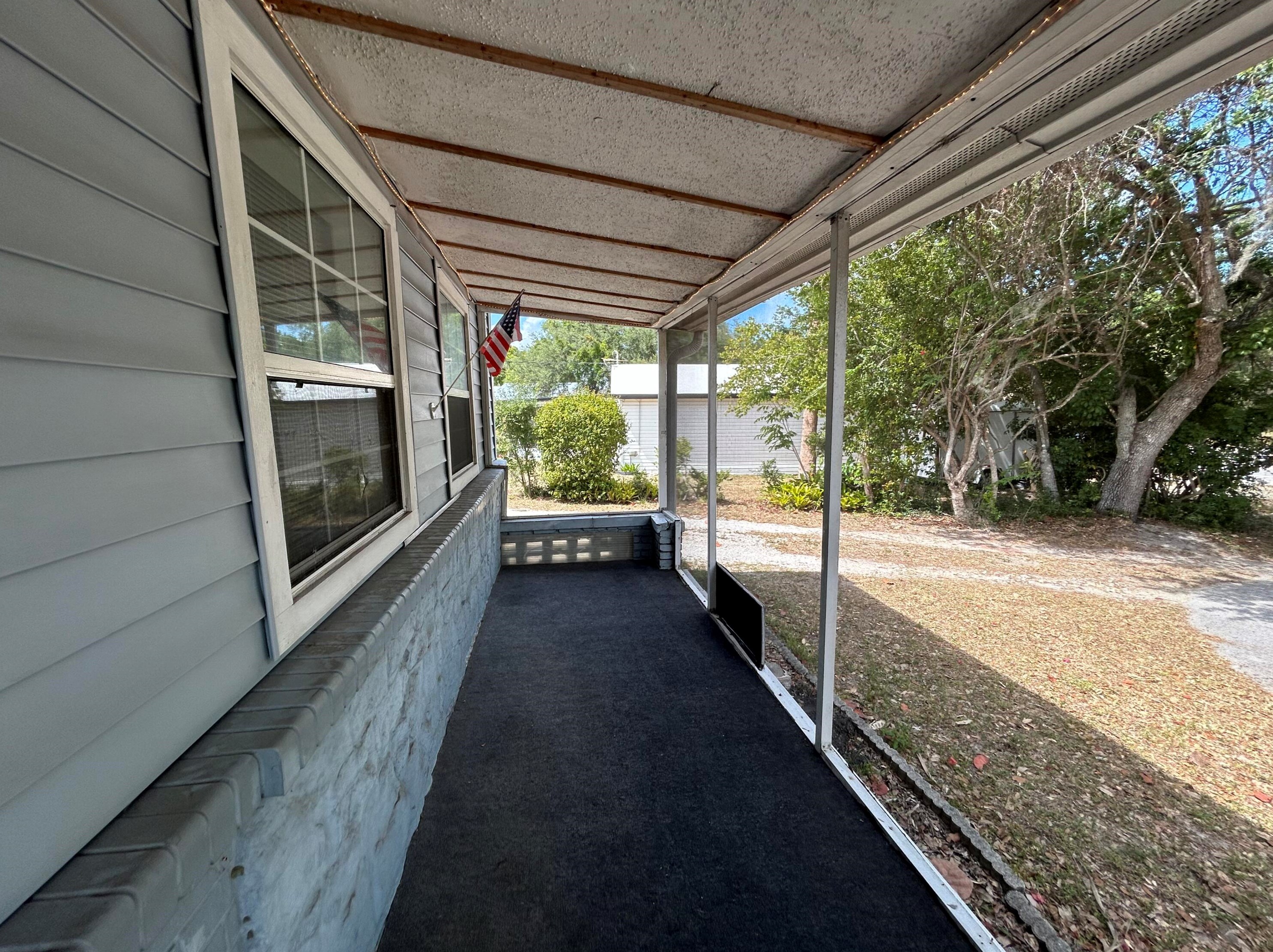 1069 Old Dixie Hwy, Vero Beach FL  32960-3746 exterior