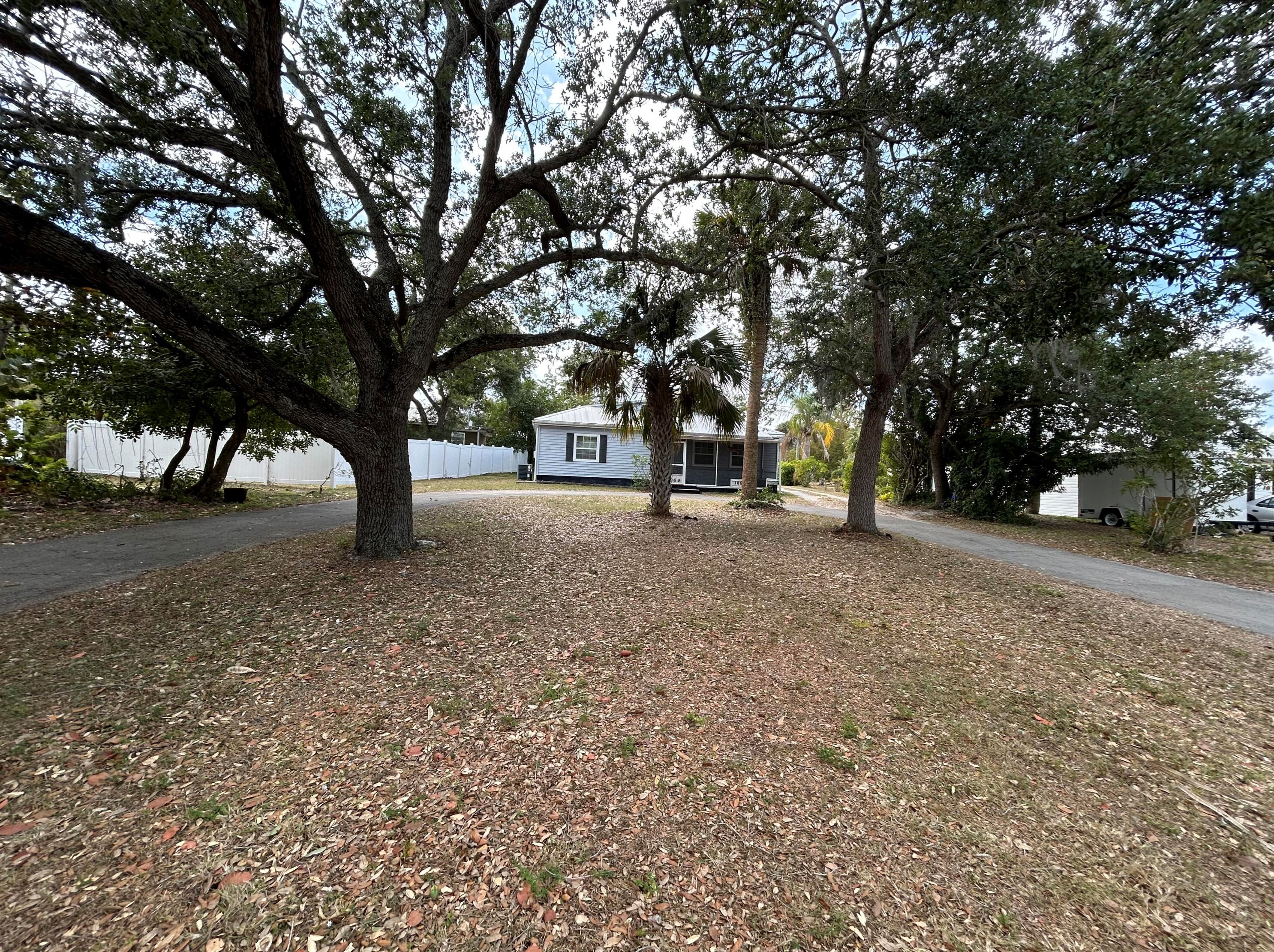 1069 Old Dixie Hwy, Vero Beach, FL 32960-4350