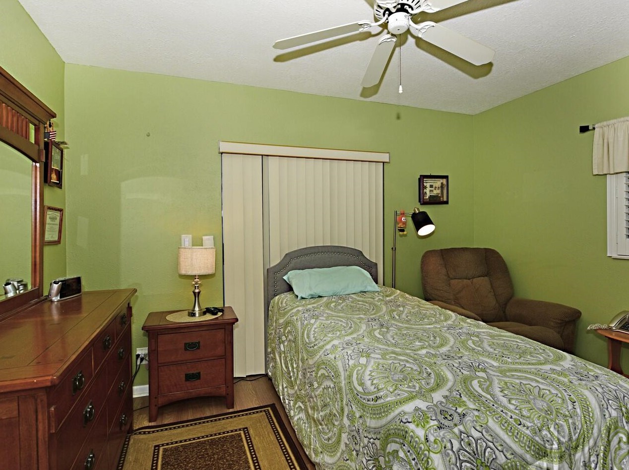 5197 Nicholas Dr, West Palm Beach FL  33417-1014 exterior