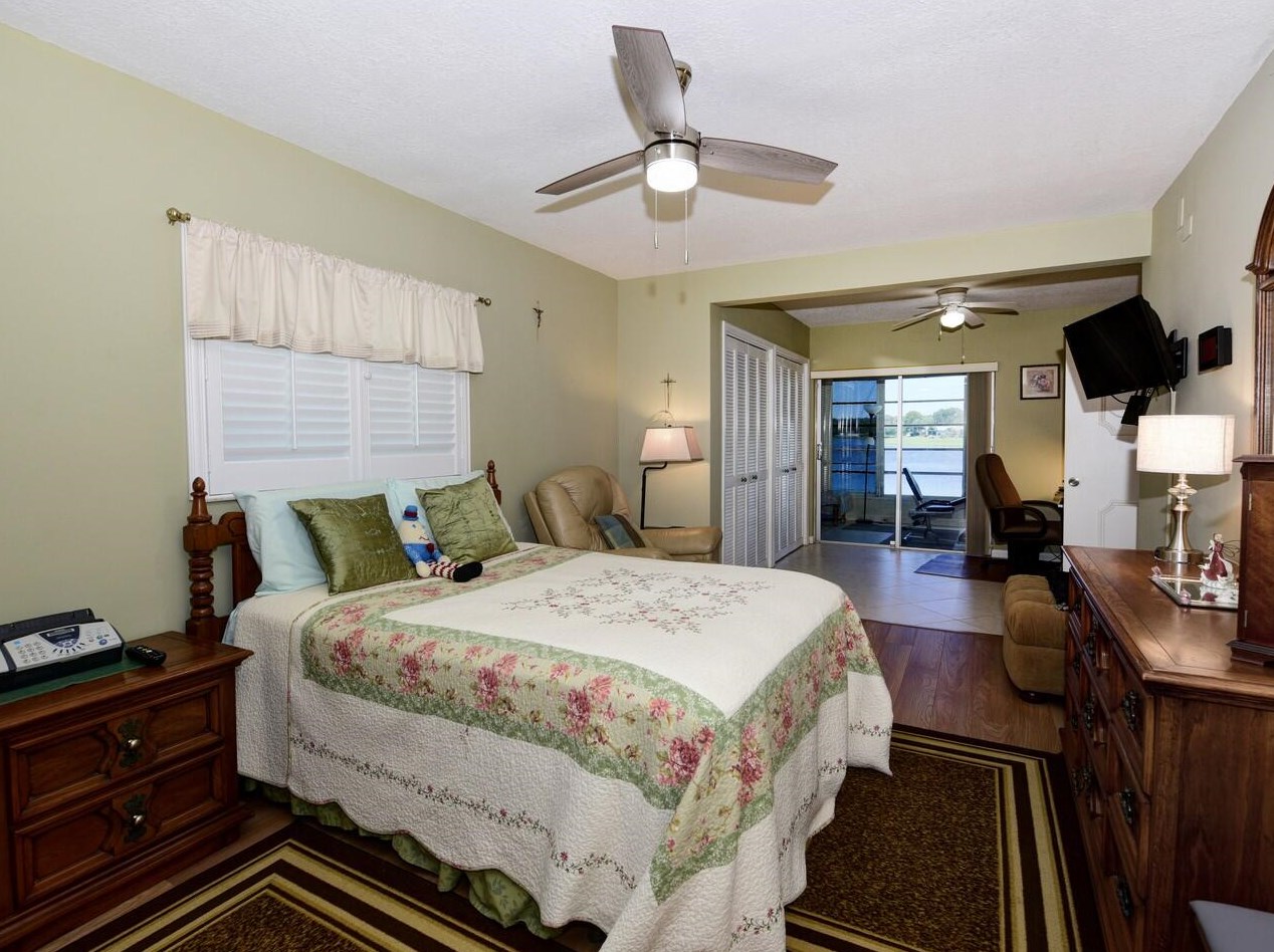 5197 Nicholas Dr, West Palm Beach FL  33417-1014 exterior