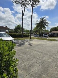 4762 Lehto Ln, Lake Worth, FL 33461
