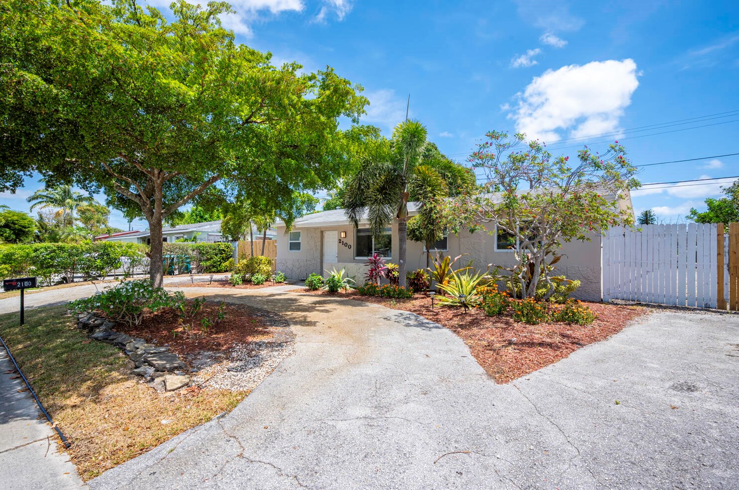 2100 N Seacrest Blvd, Boynton Beach, FL 33435